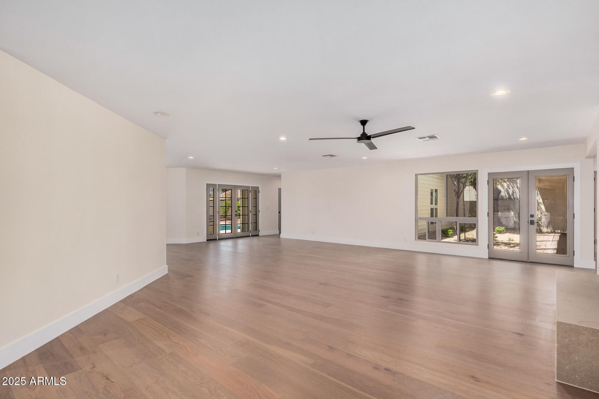 1 W COUNTRY GABLES Drive