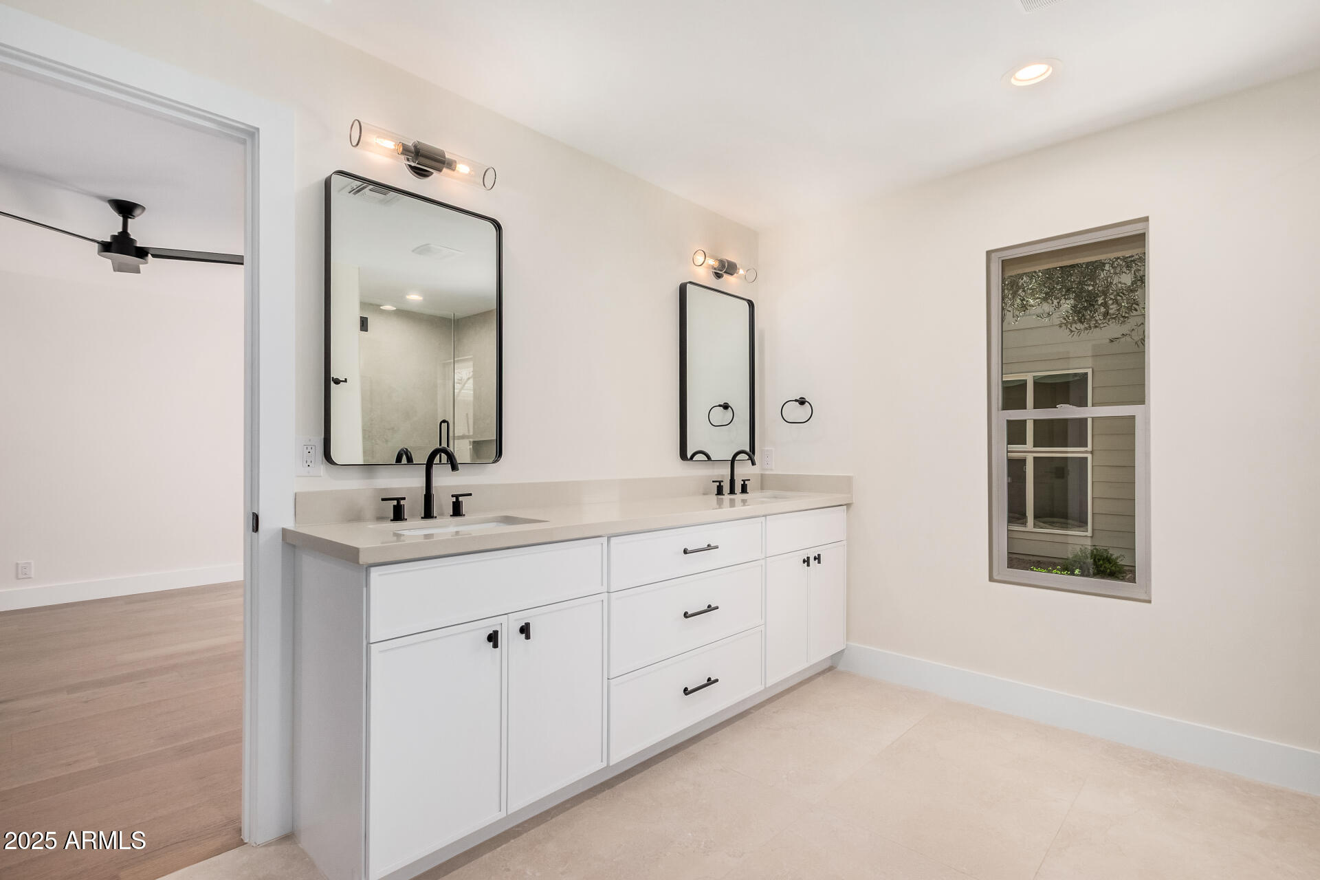 1 W COUNTRY GABLES Drive