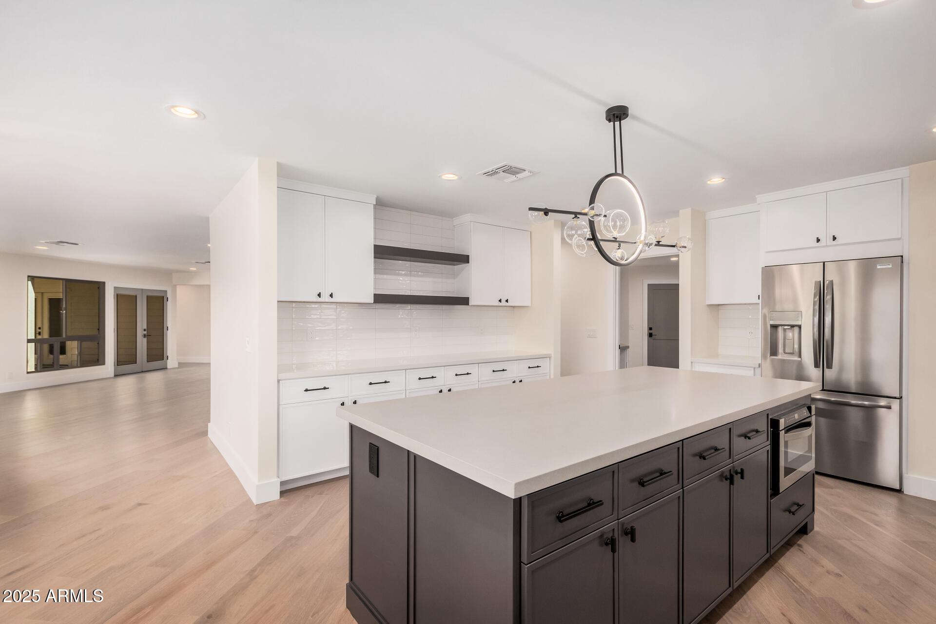 1 W COUNTRY GABLES Drive