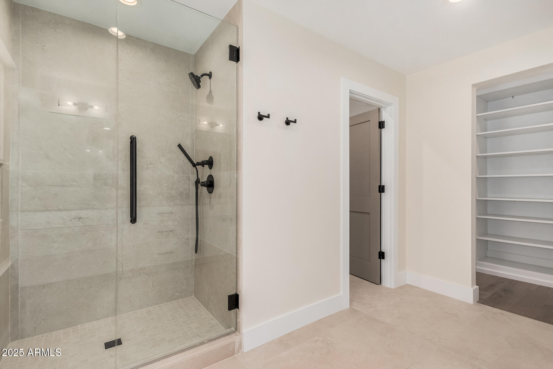 1 W COUNTRY GABLES Drive