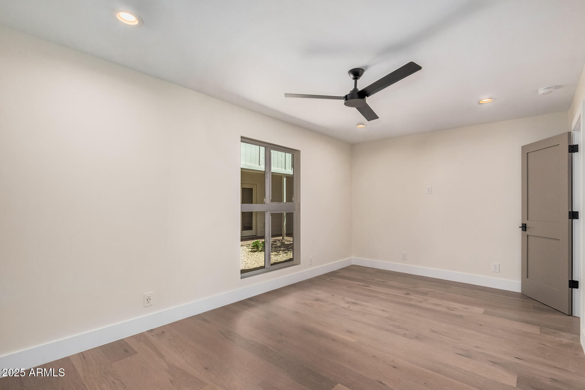 1 W COUNTRY GABLES Drive