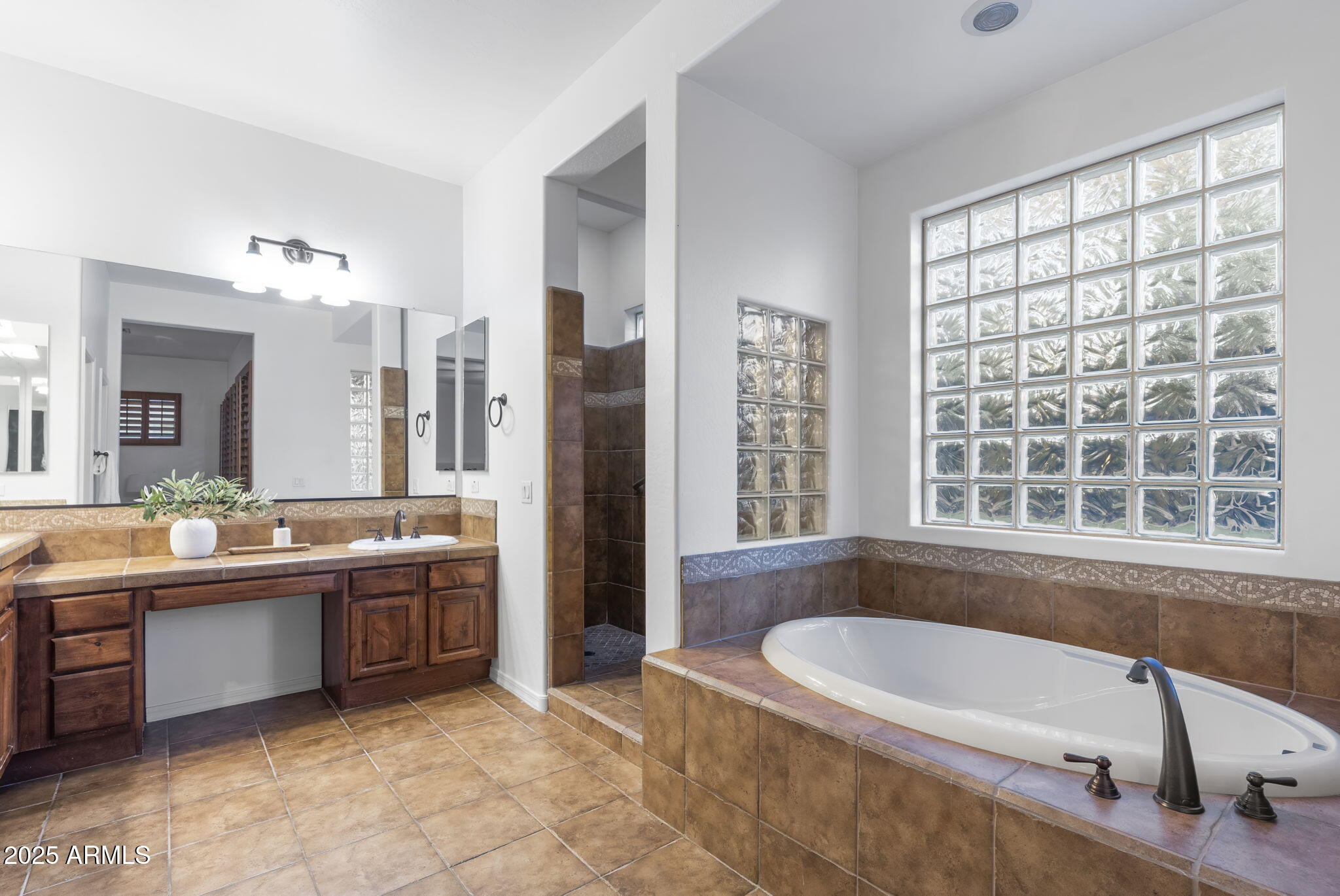 3591 E COCONINO Drive