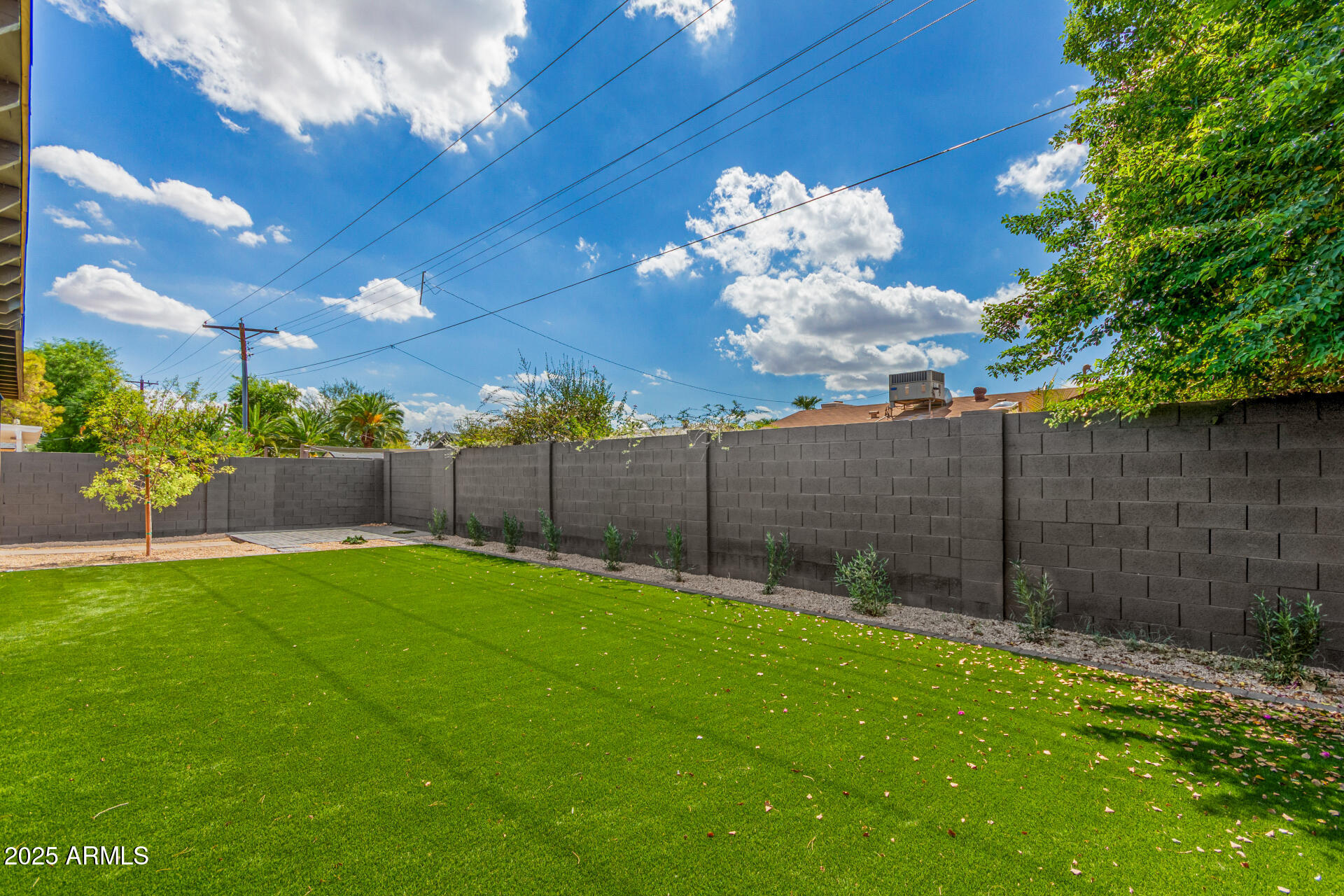 8437 E VISTA Drive