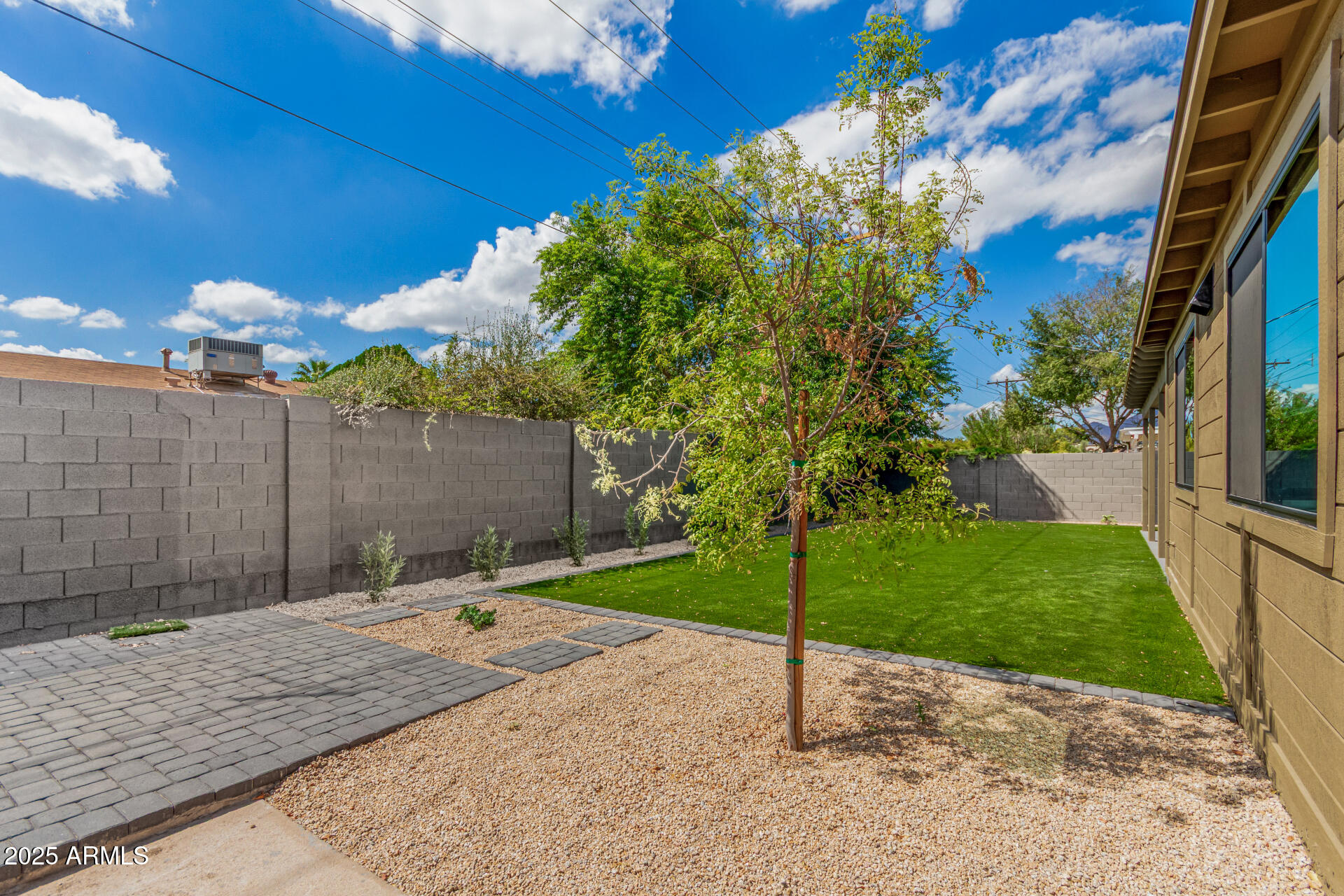 8437 E VISTA Drive