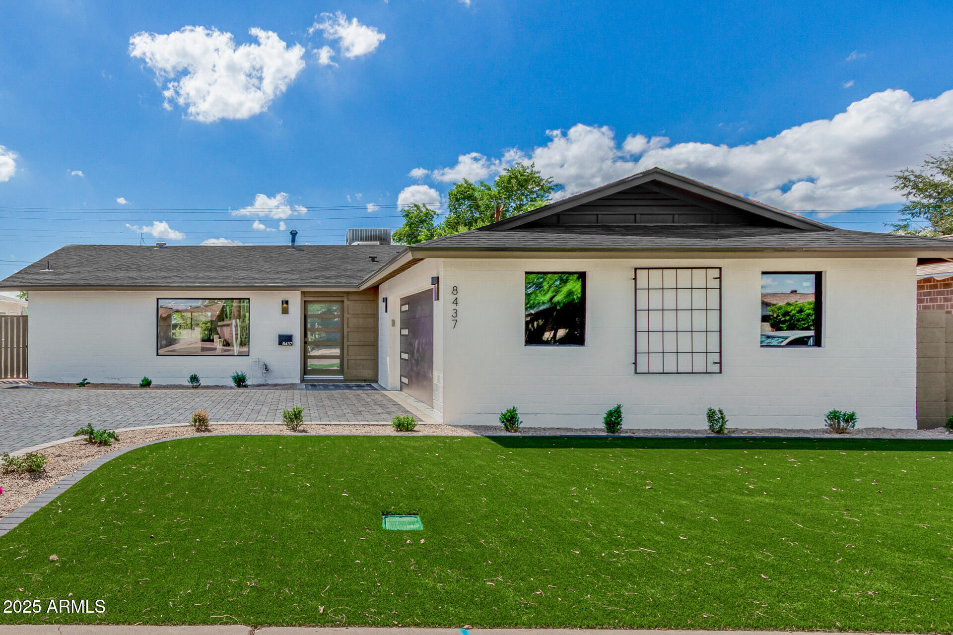 8437 E VISTA Drive