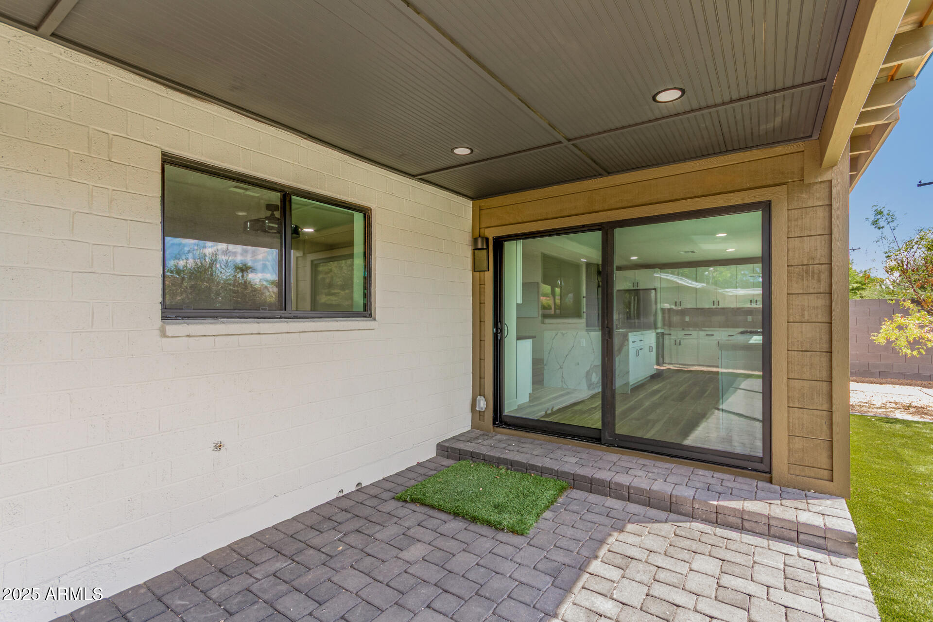 8437 E VISTA Drive
