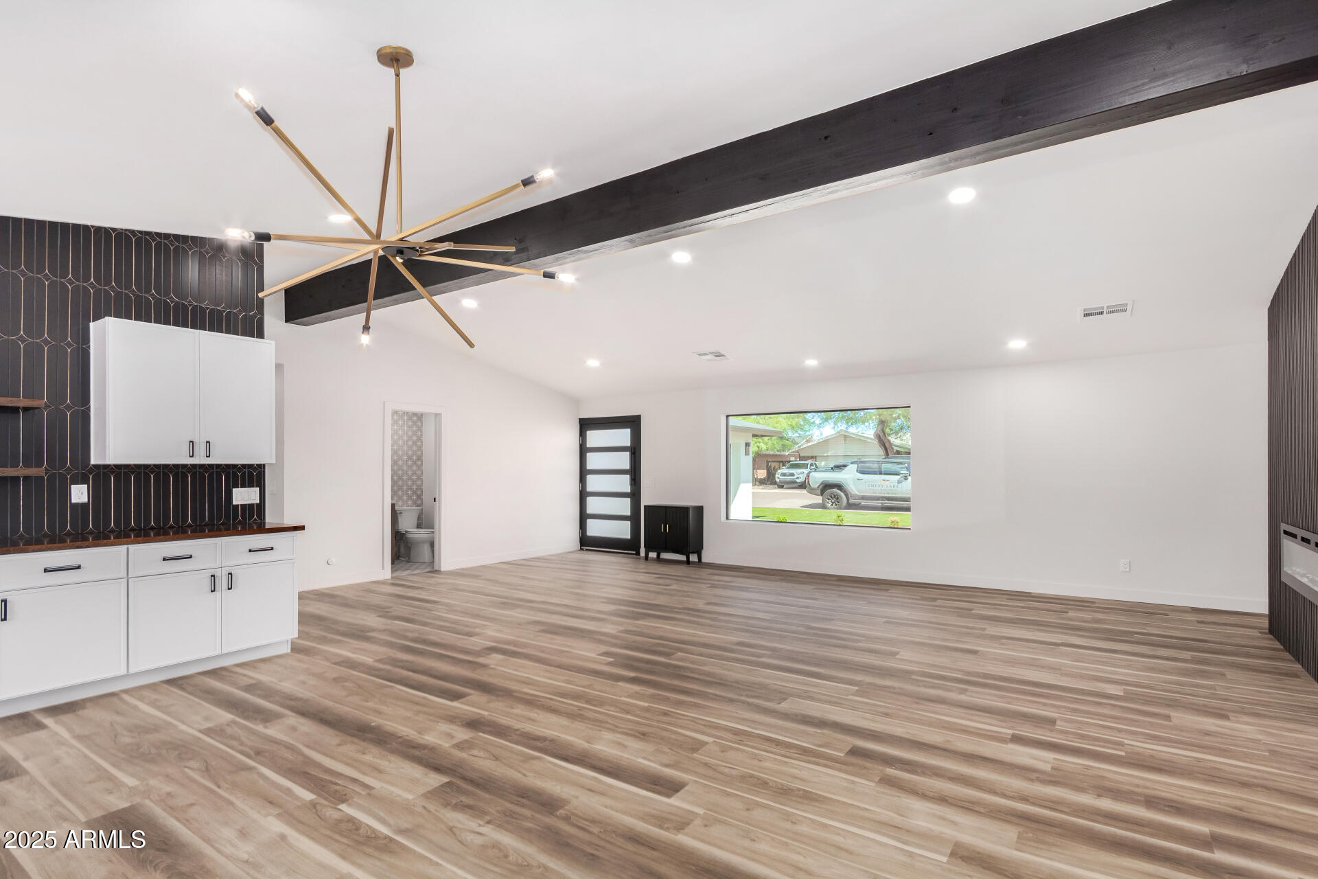 8437 E VISTA Drive