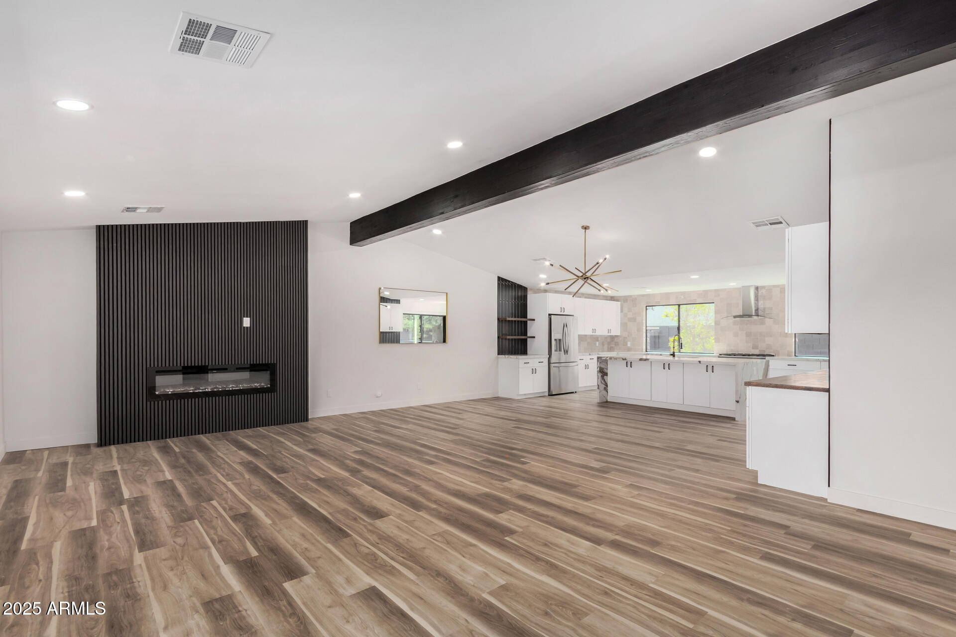 8437 E VISTA Drive