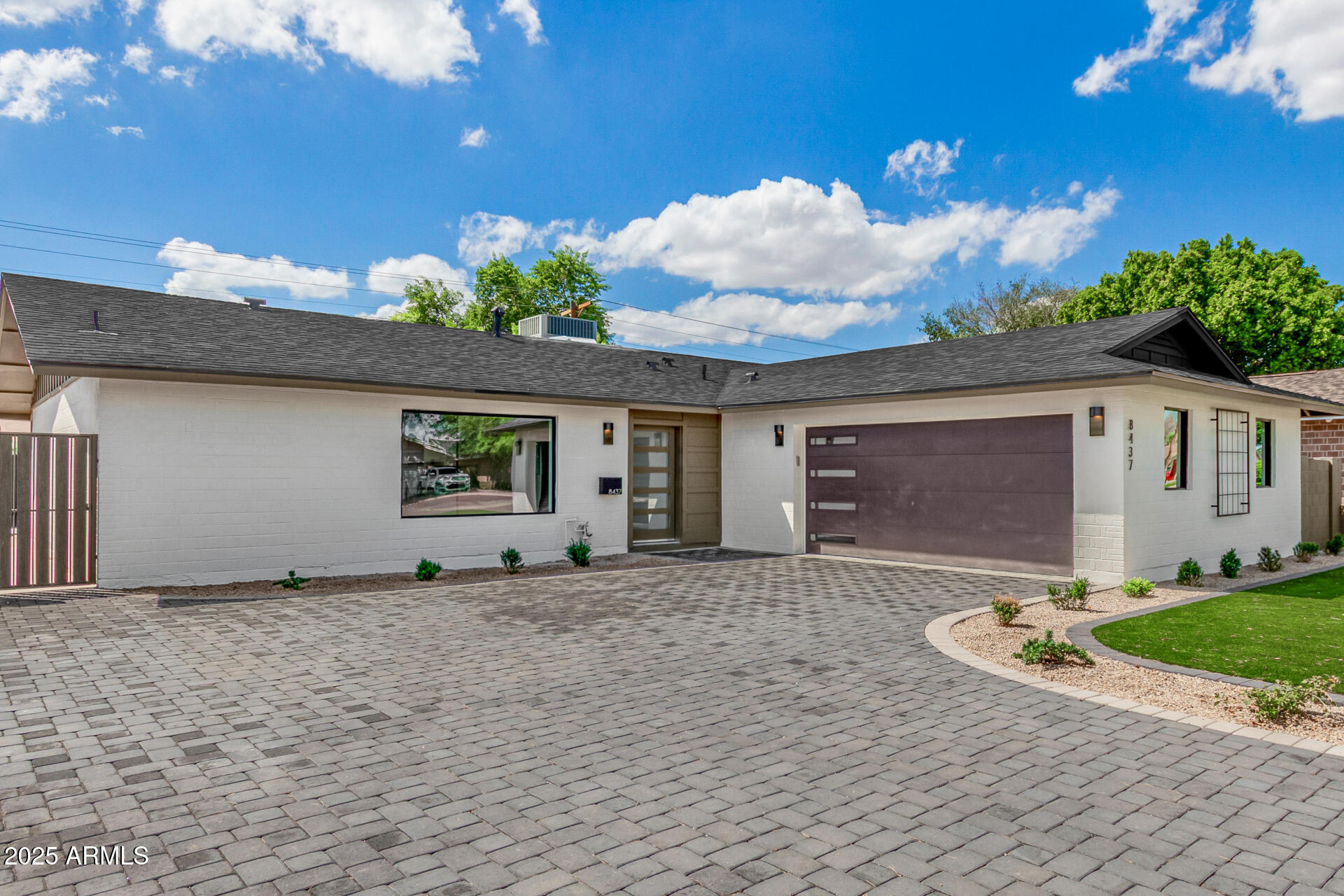 8437 E VISTA Drive