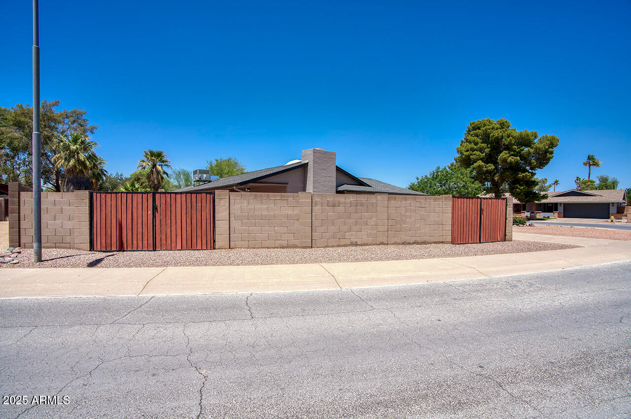 4079 E SHANGRI LA Road