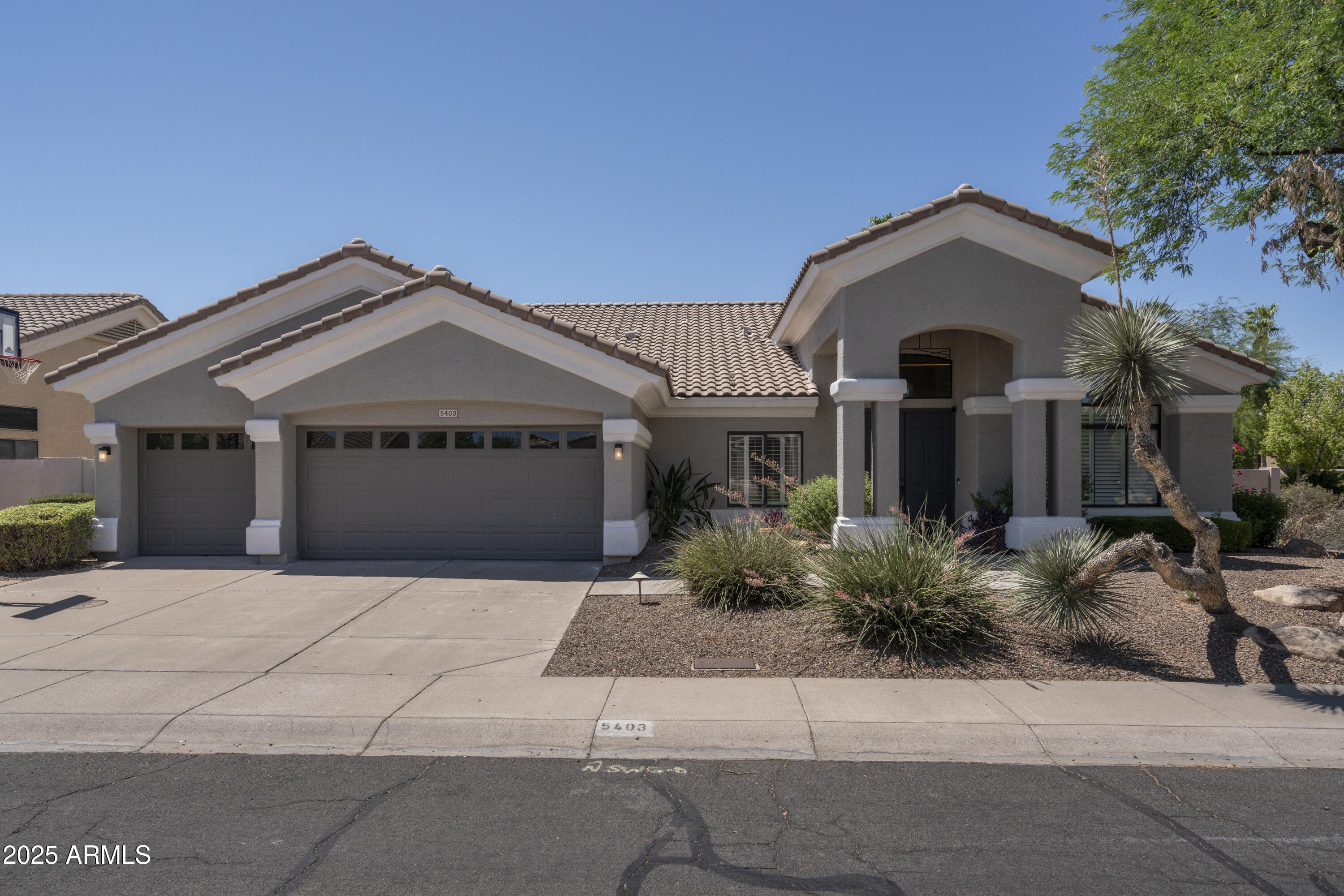 5403 E CANNON Drive
