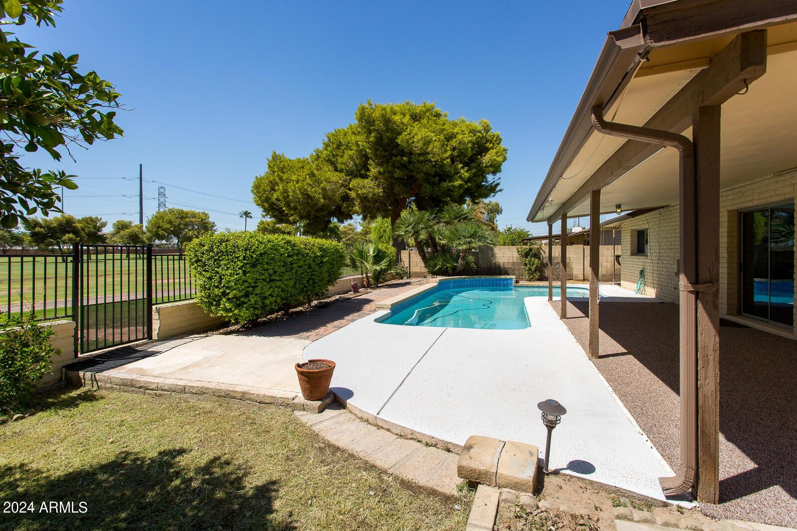 7232 S LA ROSA Drive