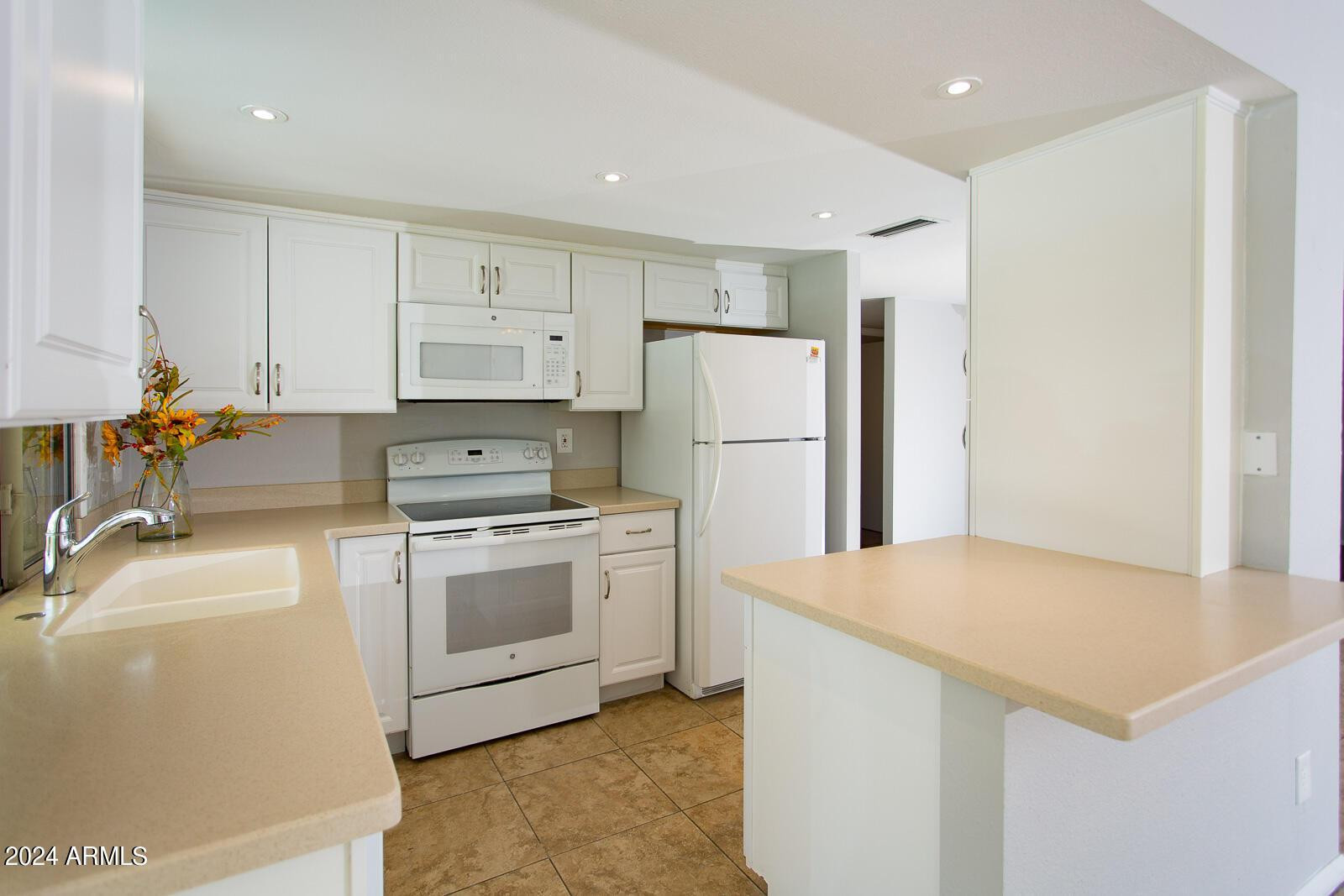 7232 S LA ROSA Drive