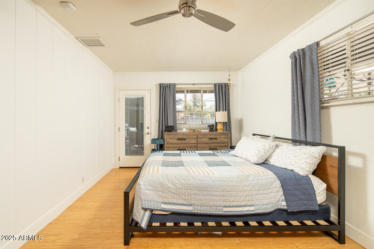 1285 E WINDSOR Avenue