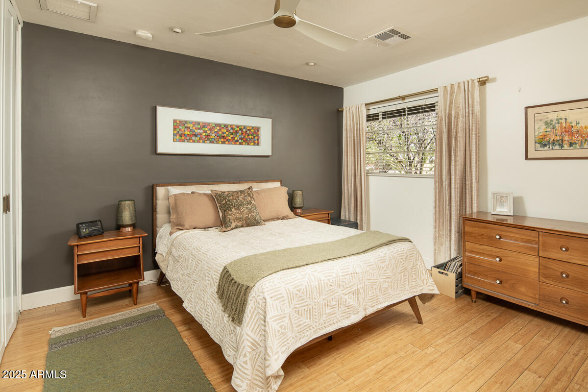 1285 E WINDSOR Avenue