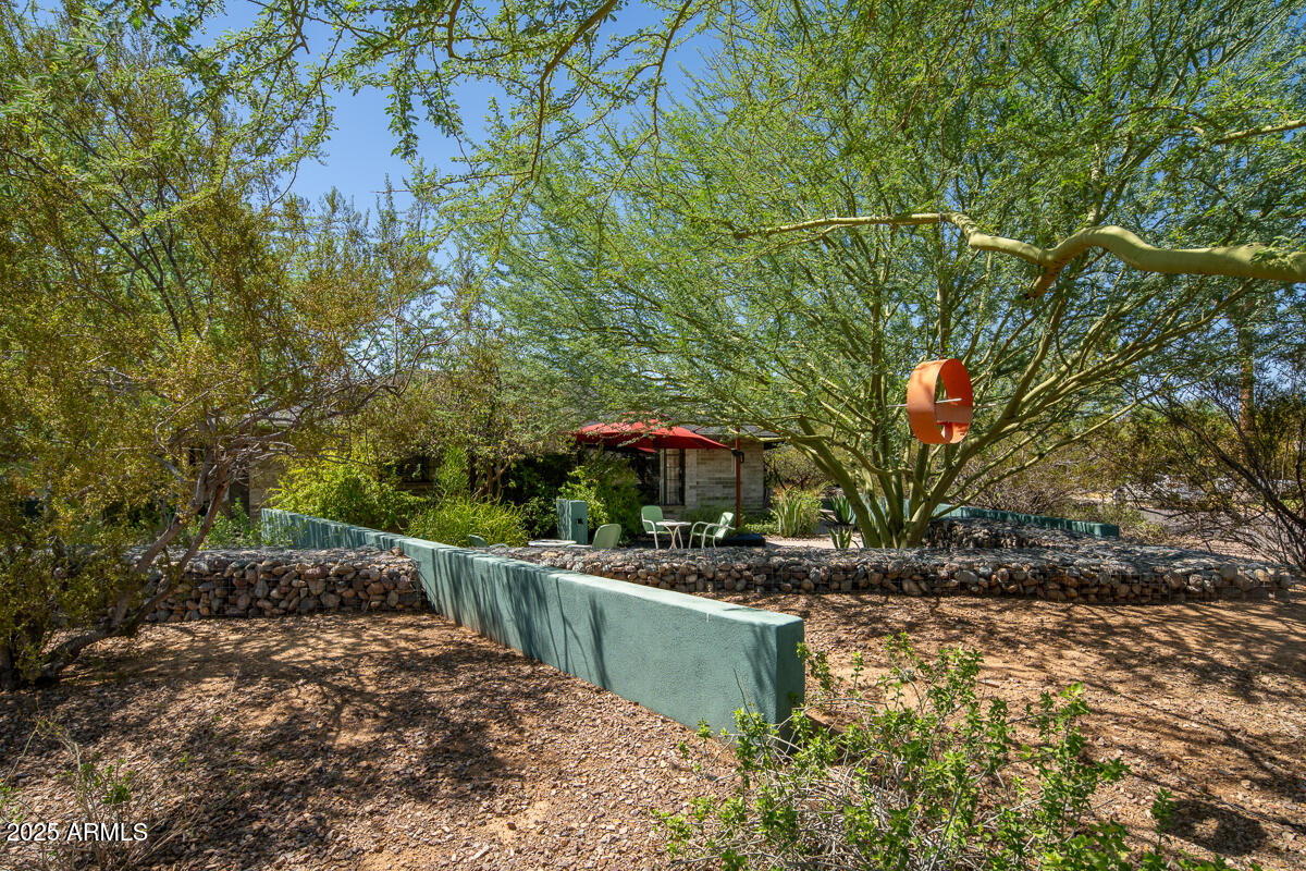 1285 E WINDSOR Avenue