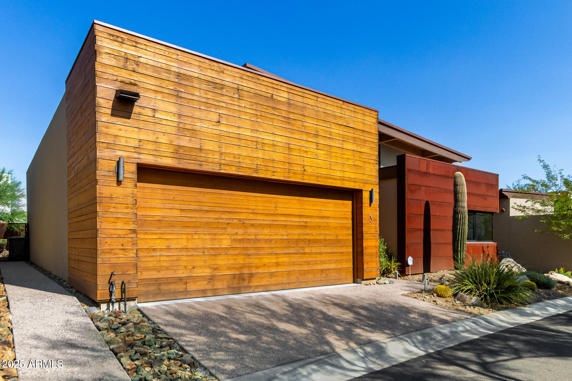 6525 E CAVE CREEK Road Unit: 3