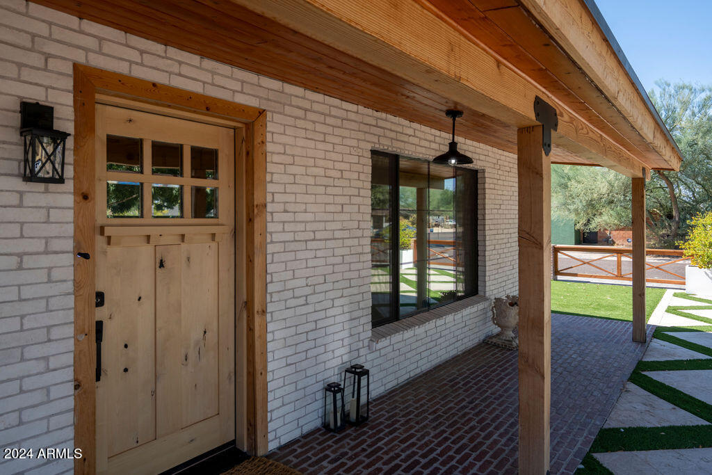 2301 E OSBORN Road