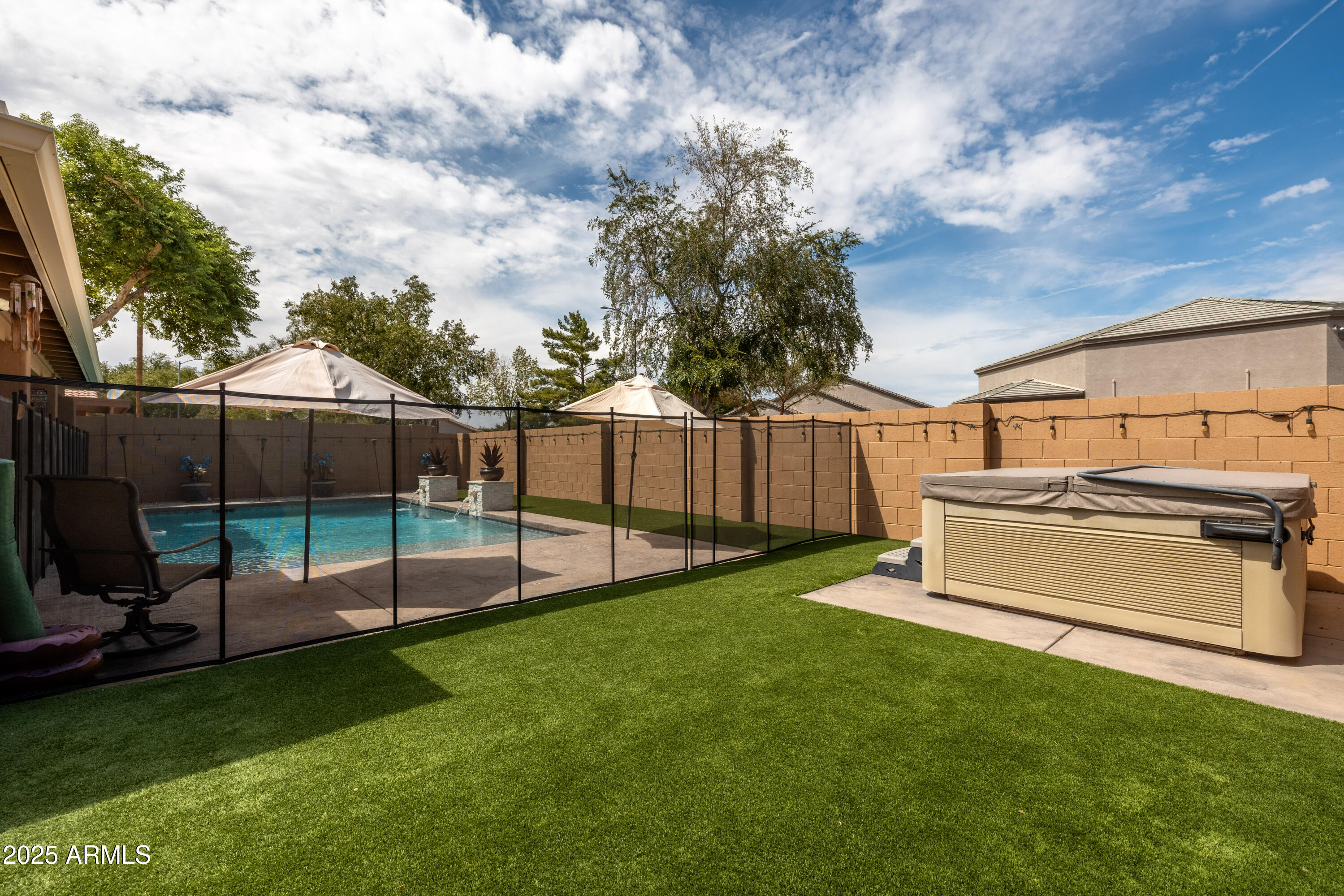 9446 W QUAIL Avenue