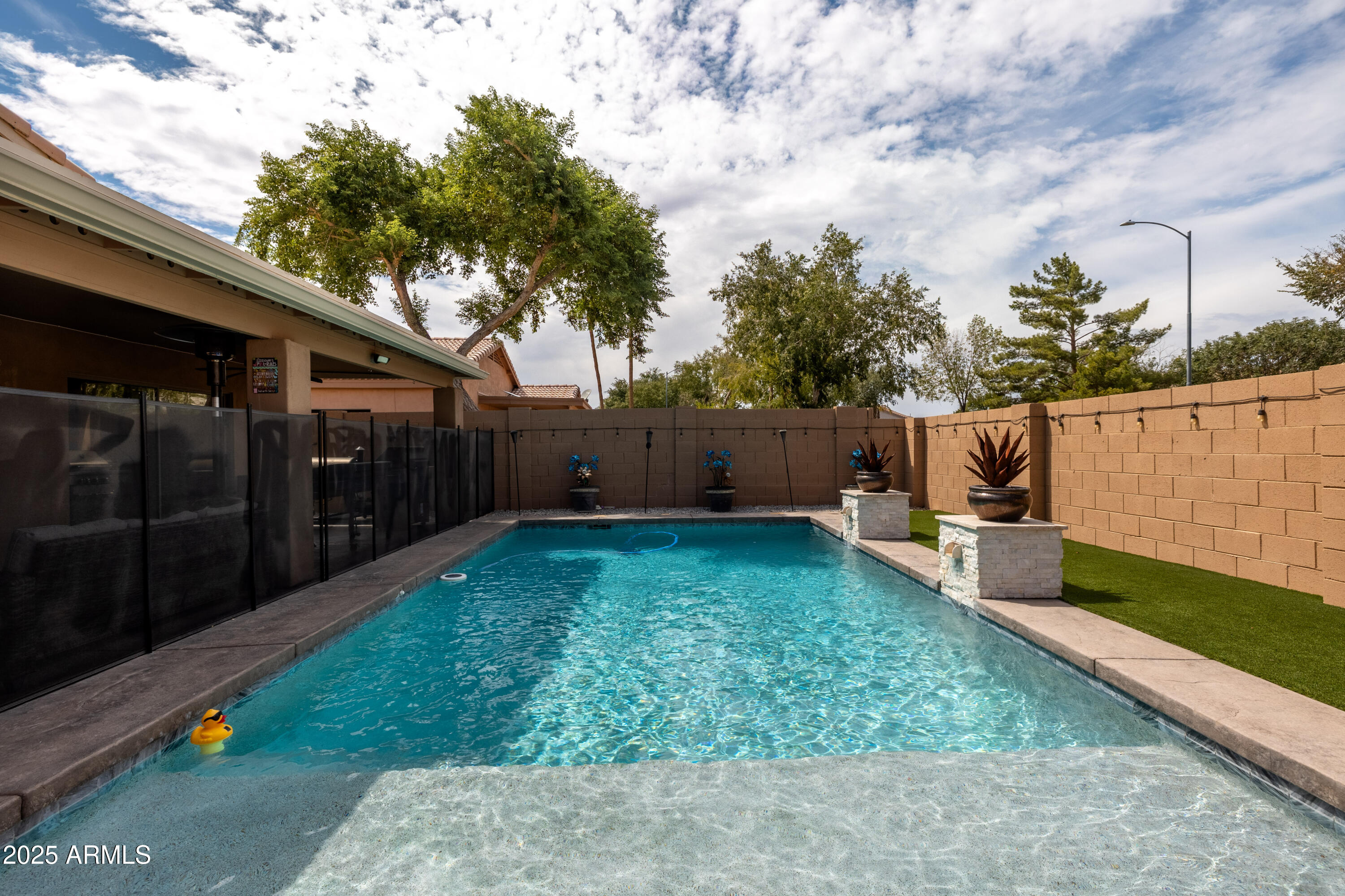 9446 W QUAIL Avenue