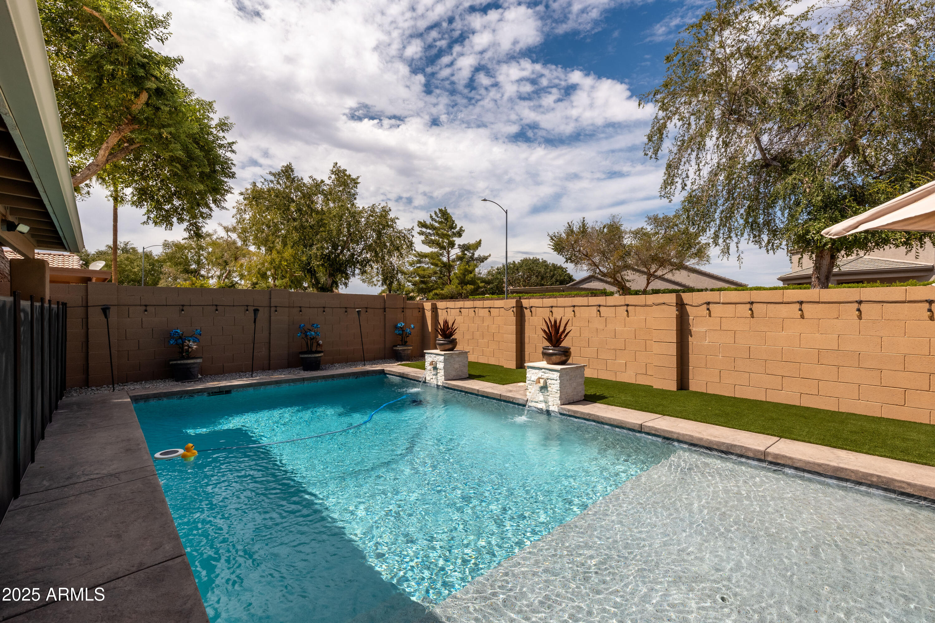 9446 W QUAIL Avenue