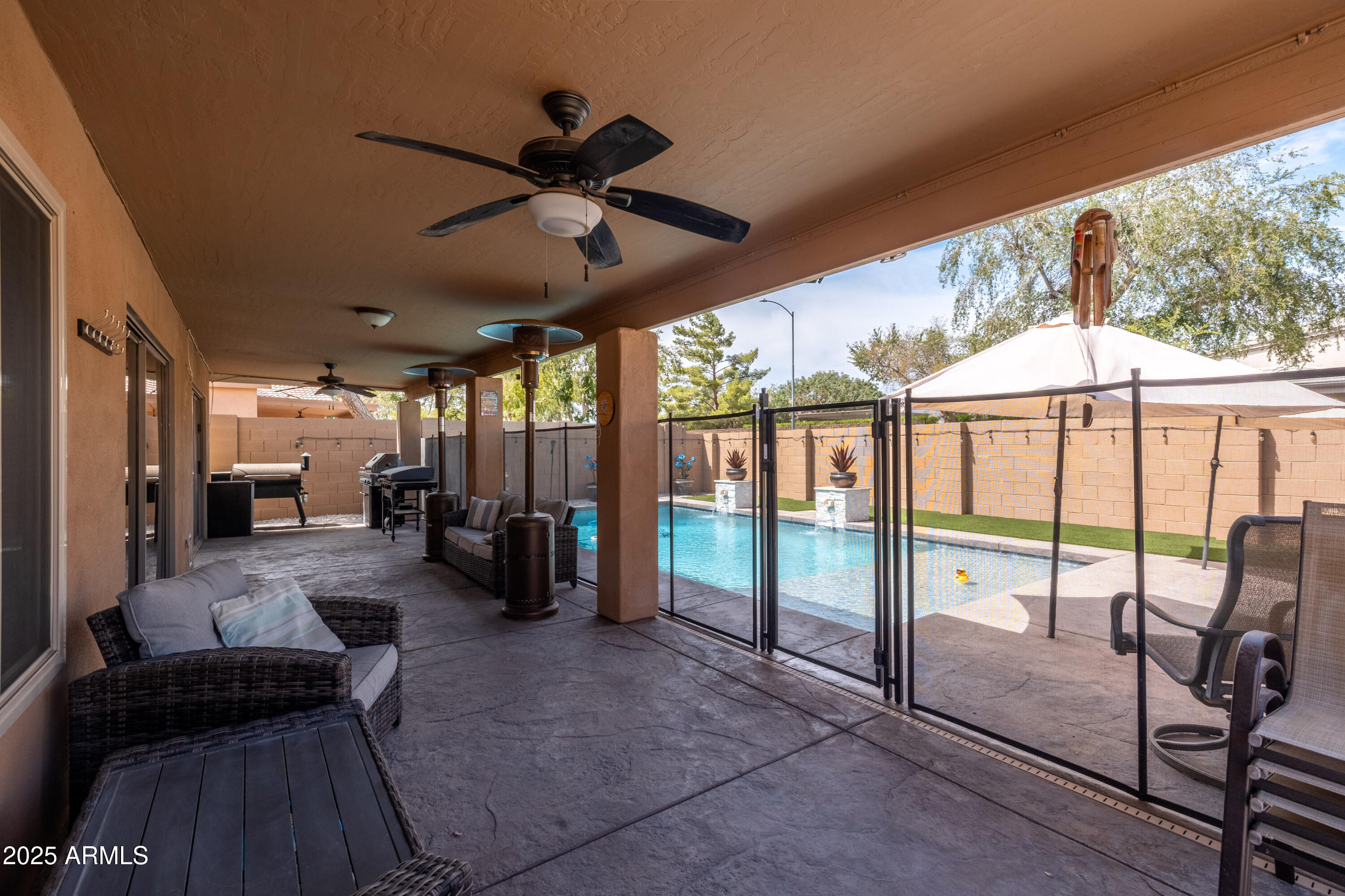 9446 W QUAIL Avenue
