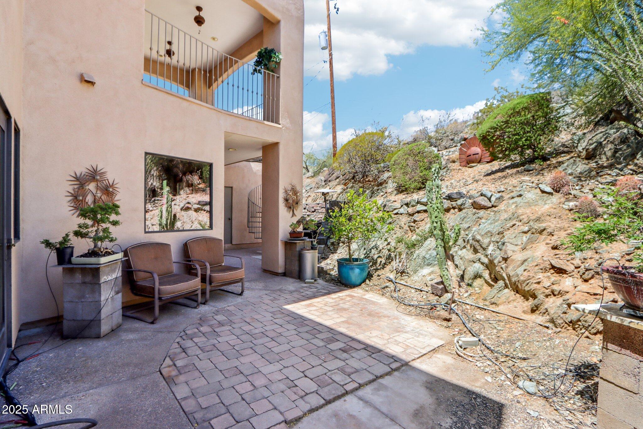 12 E FOOTHILL Drive
