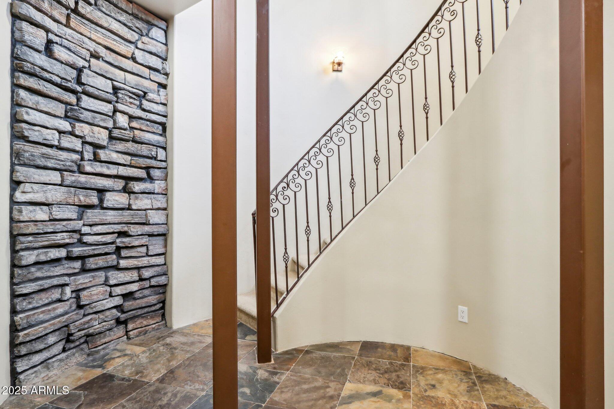 12 E FOOTHILL Drive