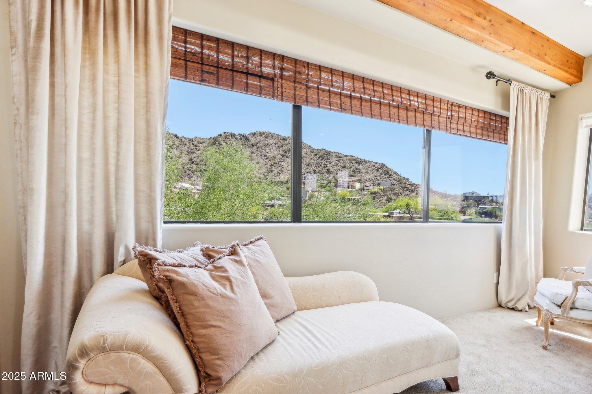 12 E FOOTHILL Drive