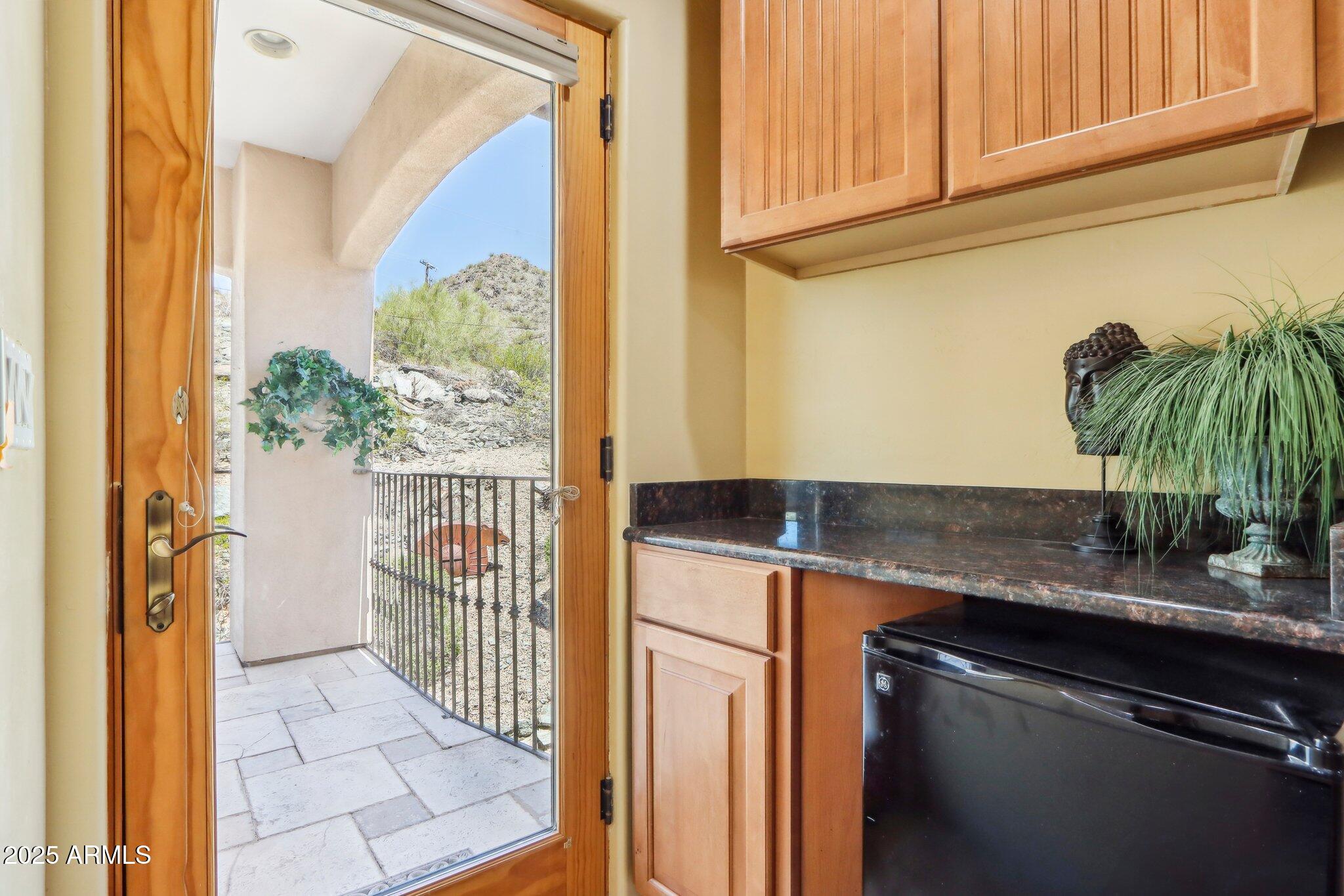 12 E FOOTHILL Drive