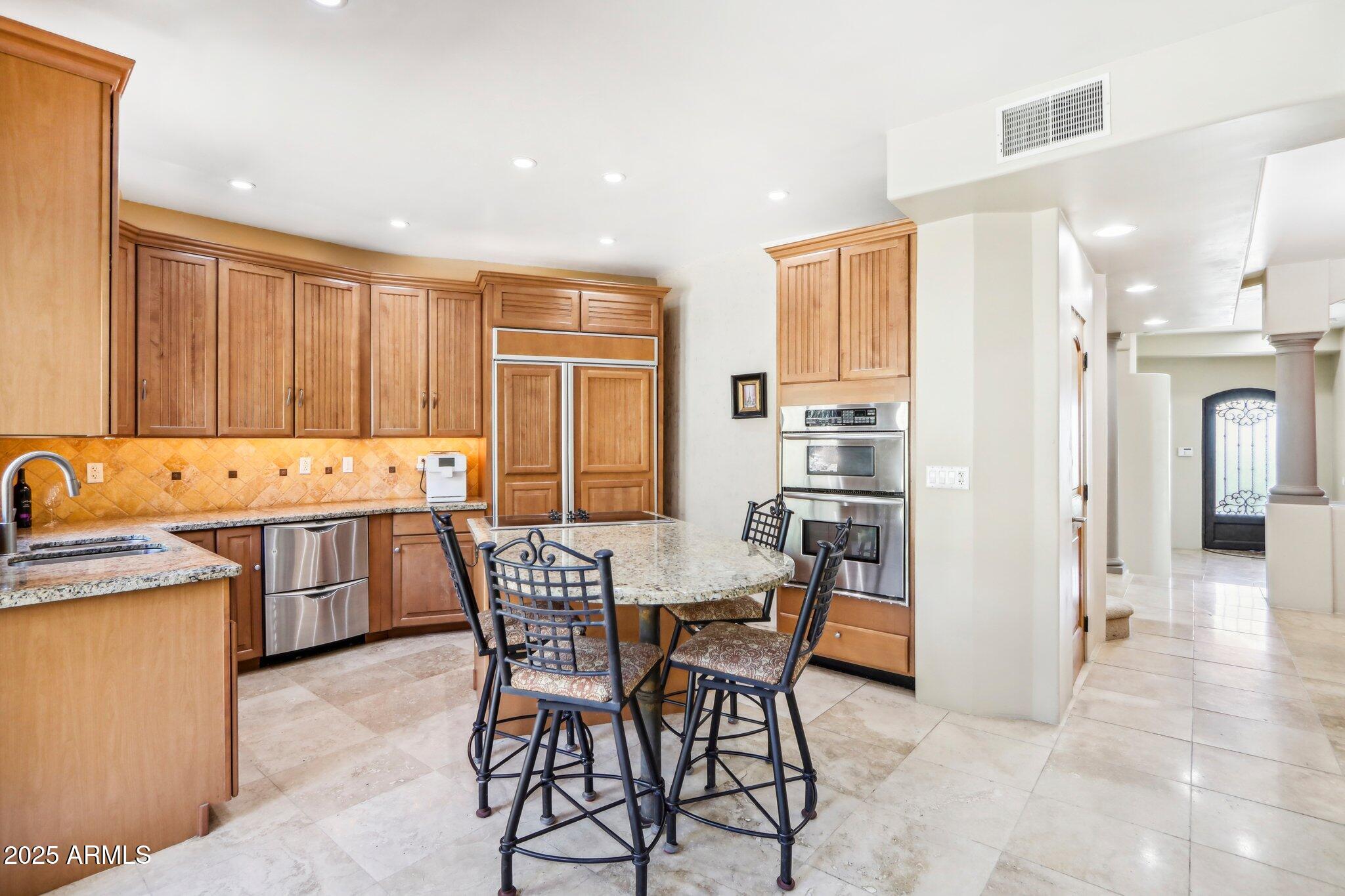 12 E FOOTHILL Drive
