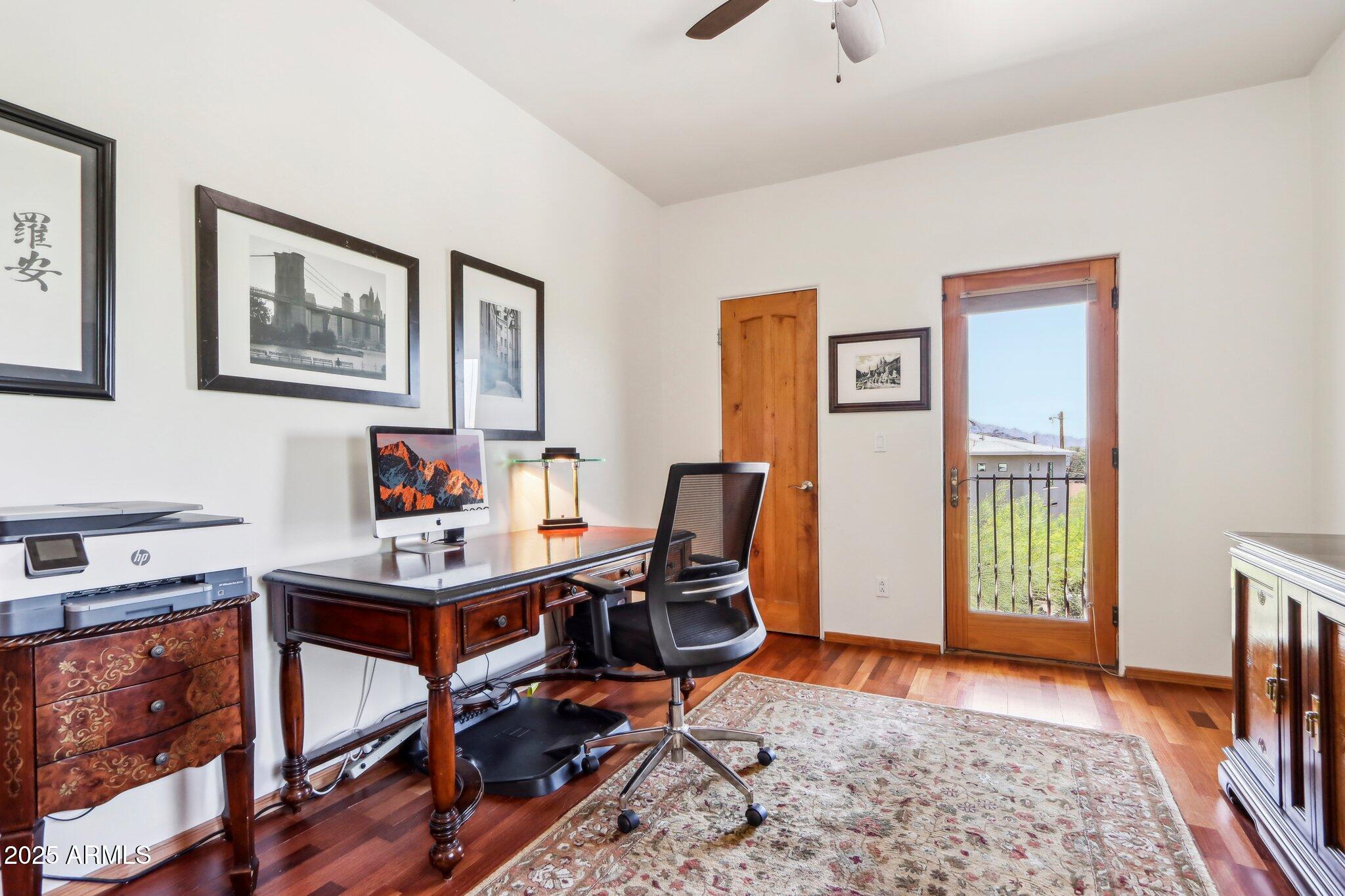 12 E FOOTHILL Drive