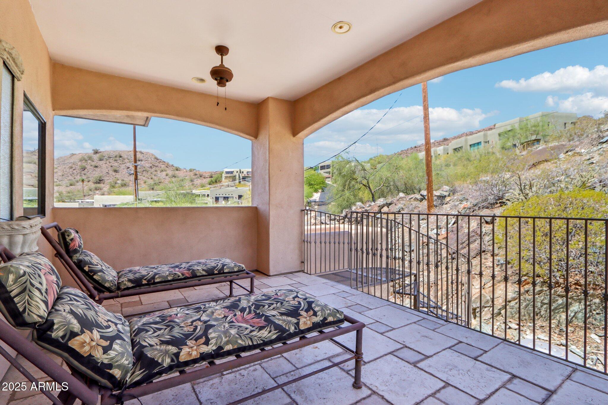 12 E FOOTHILL Drive