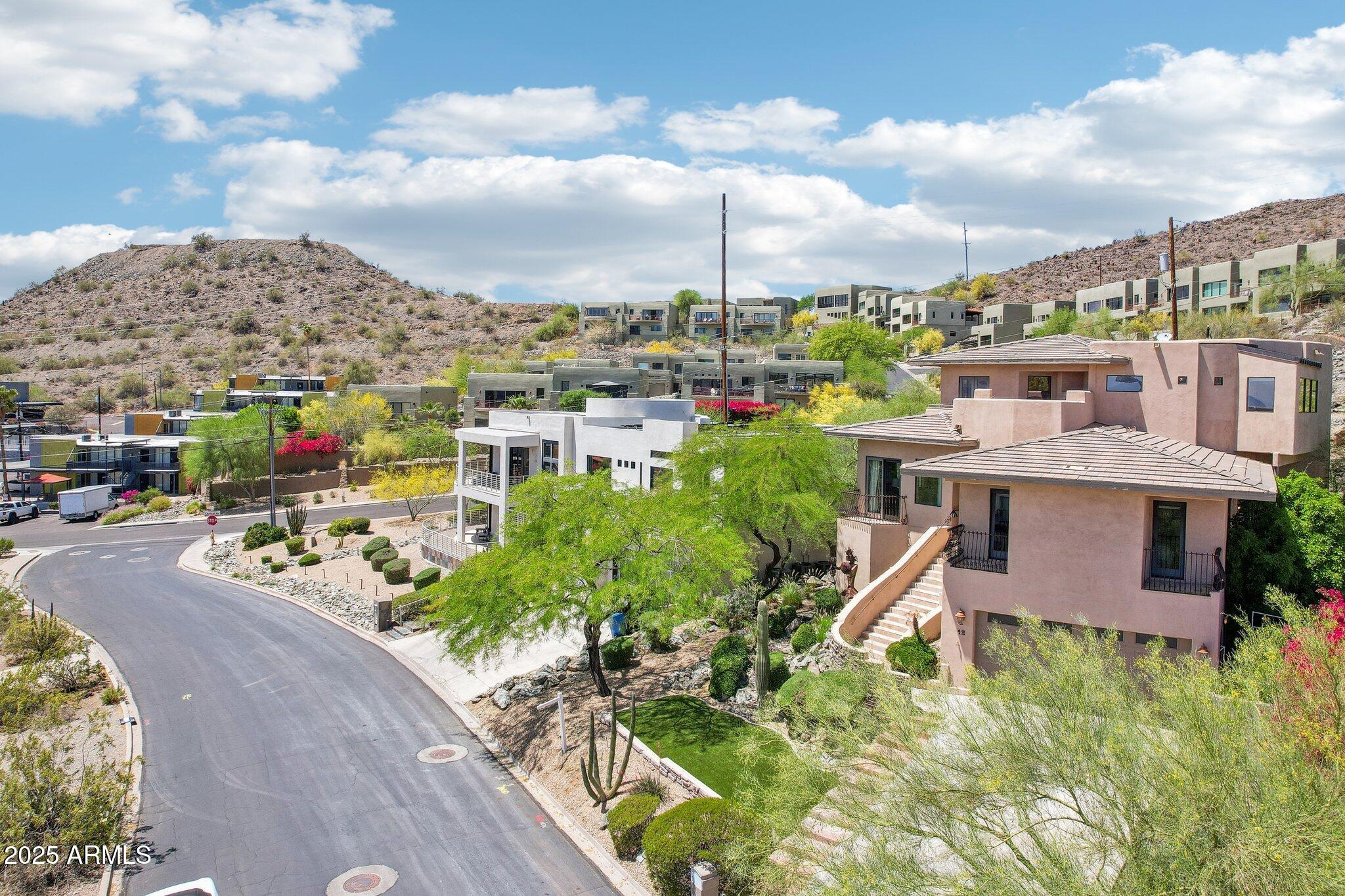 12 E FOOTHILL Drive