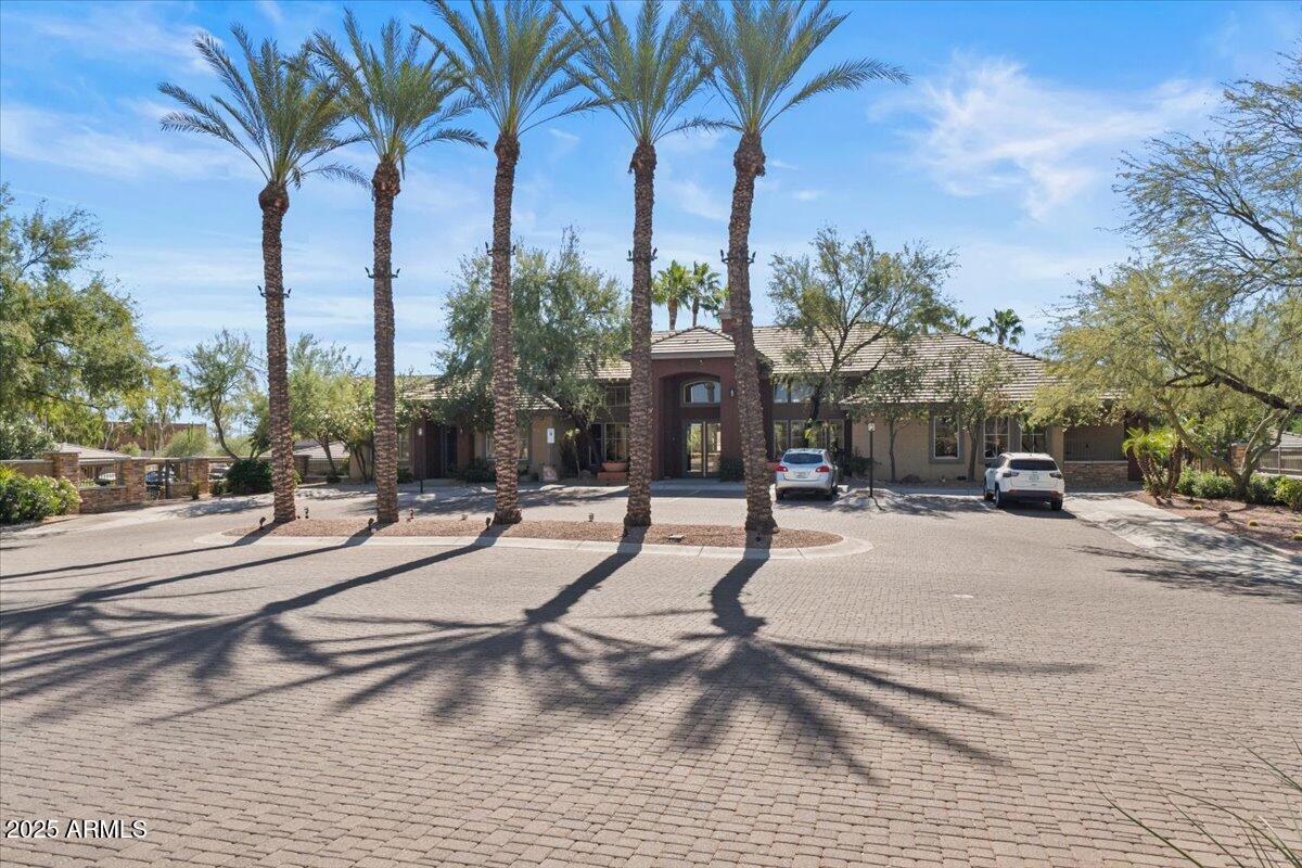 5401 E VAN BUREN Street, 1054