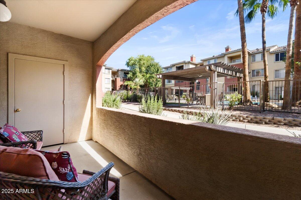 5401 E VAN BUREN Street, 1054