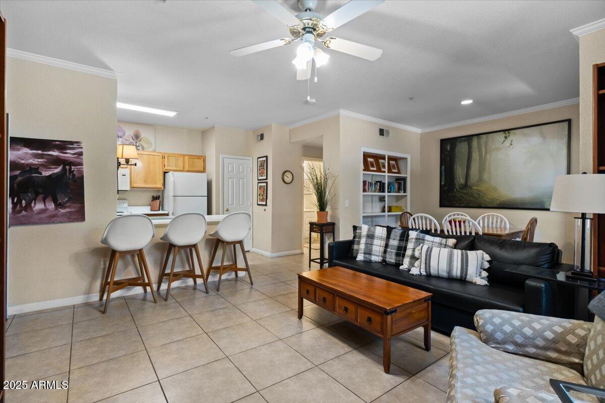 5401 E VAN BUREN Street, 1054