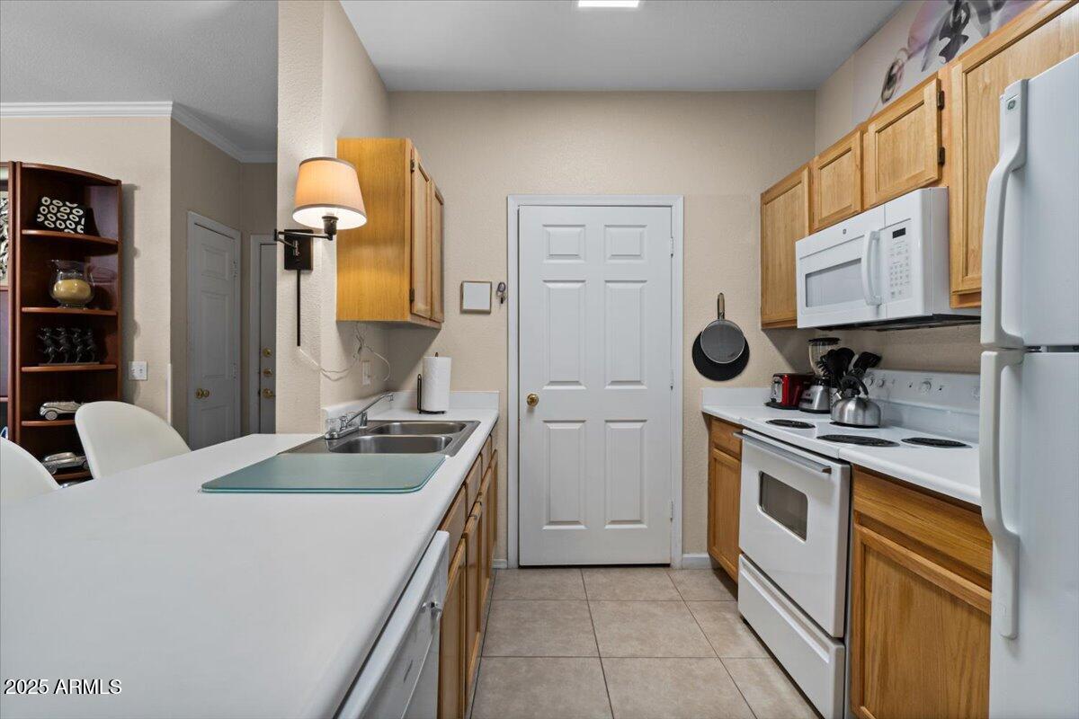5401 E VAN BUREN Street, 1054