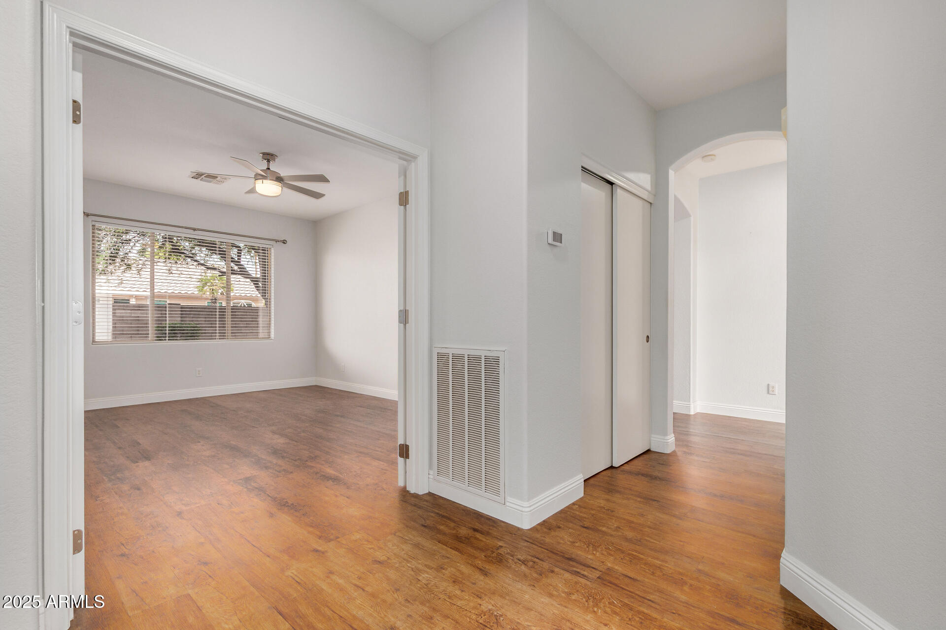 1492 E WESTCHESTER Drive