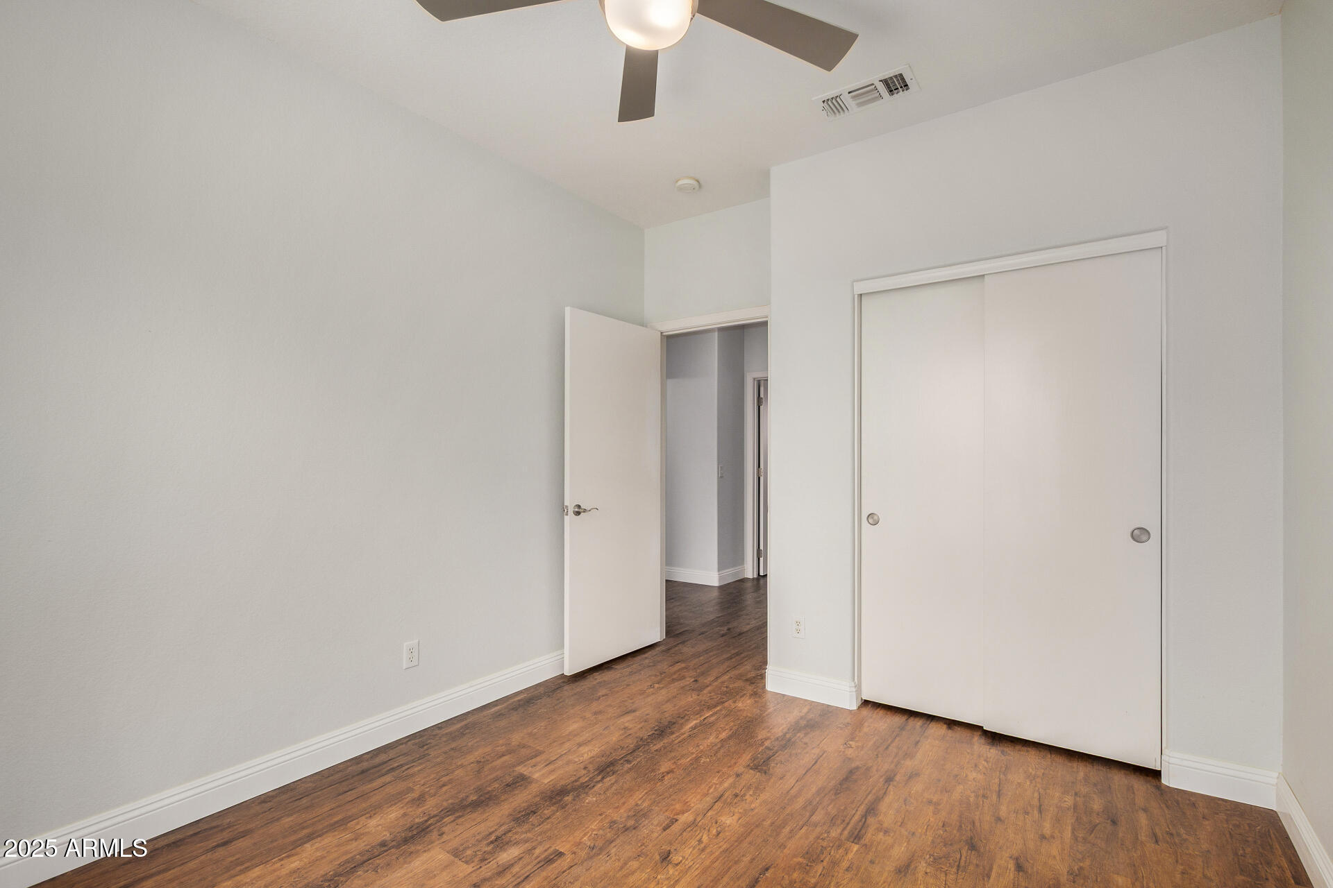 1492 E WESTCHESTER Drive