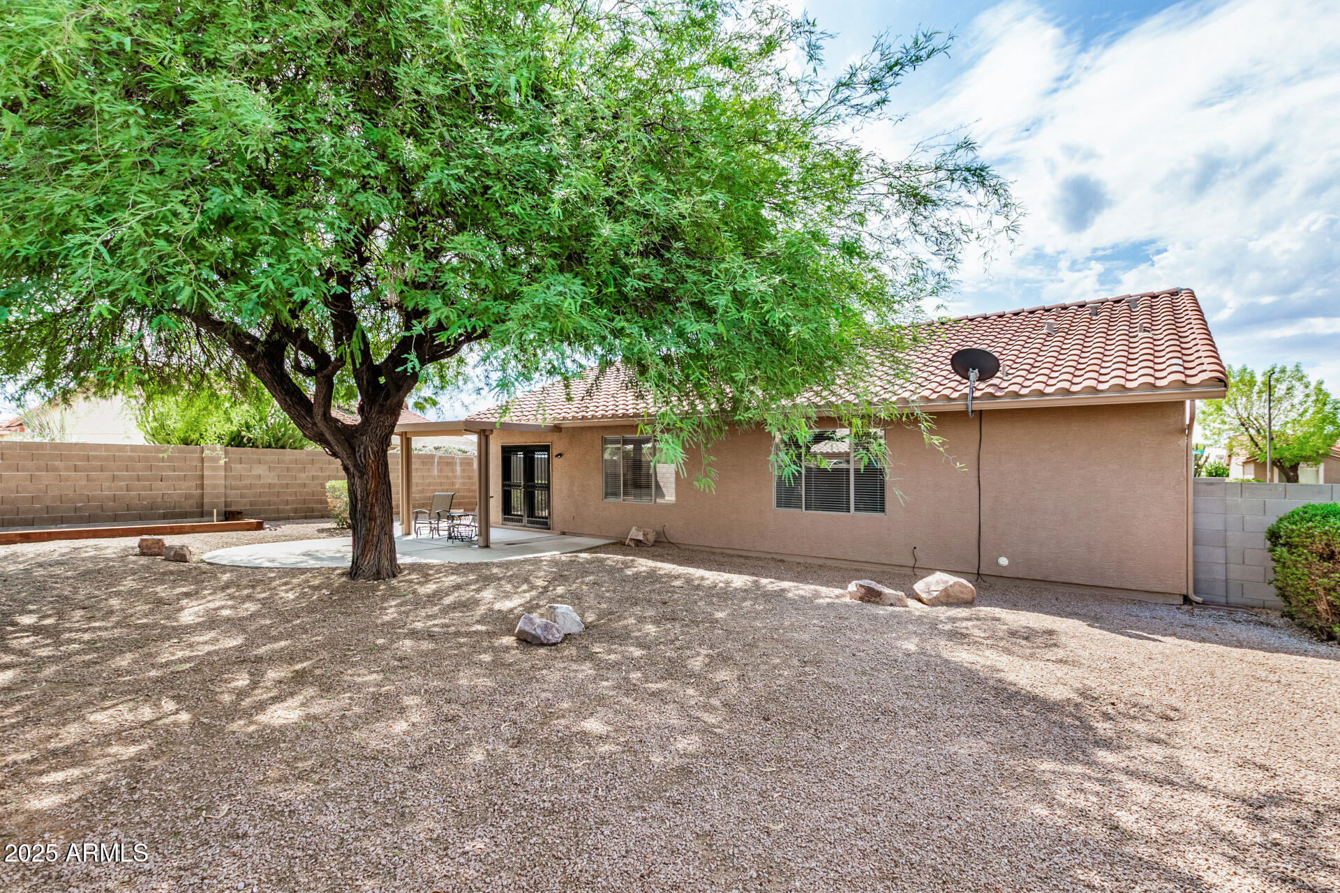 1492 E WESTCHESTER Drive