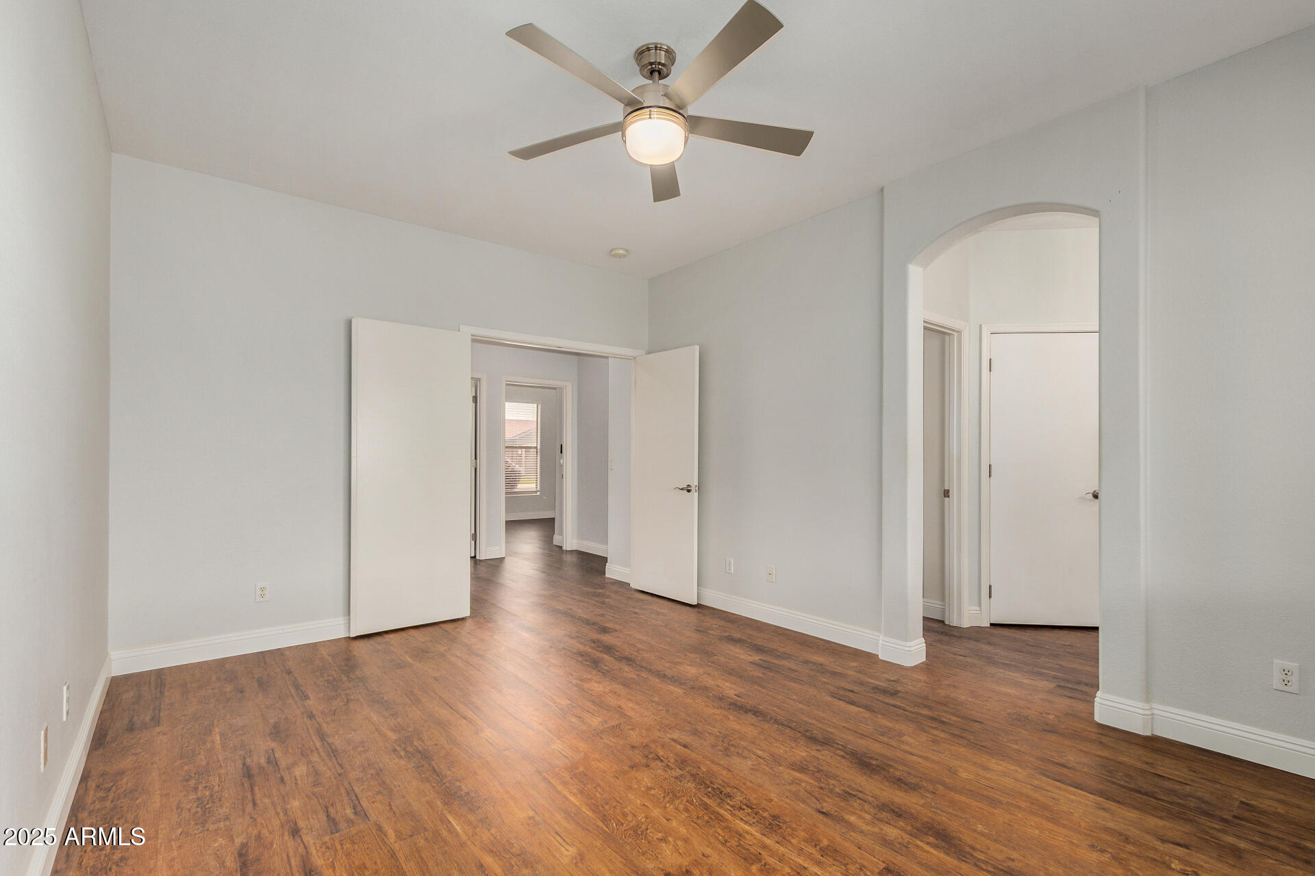 1492 E WESTCHESTER Drive