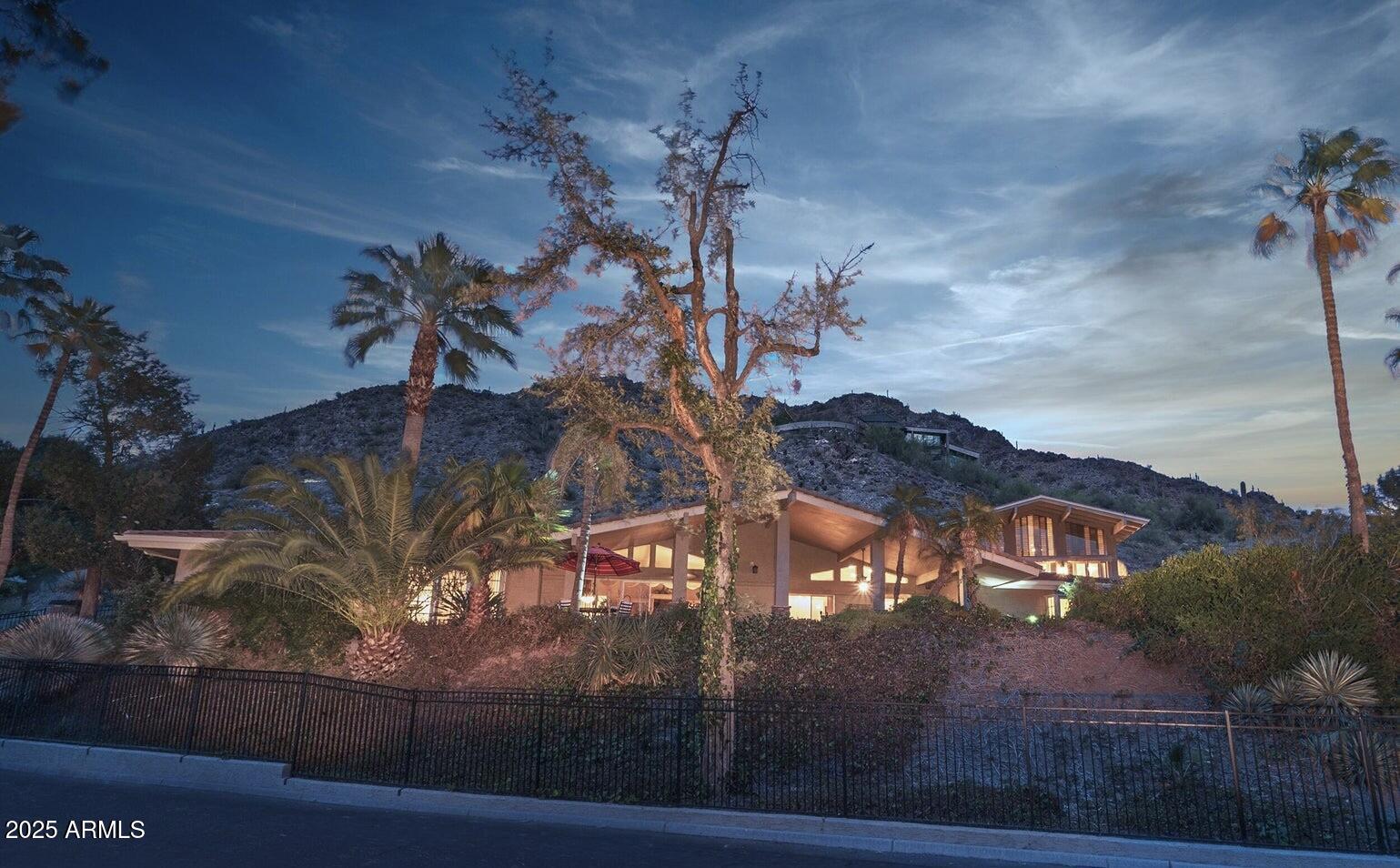 3500 E LINCOLN Drive, 26