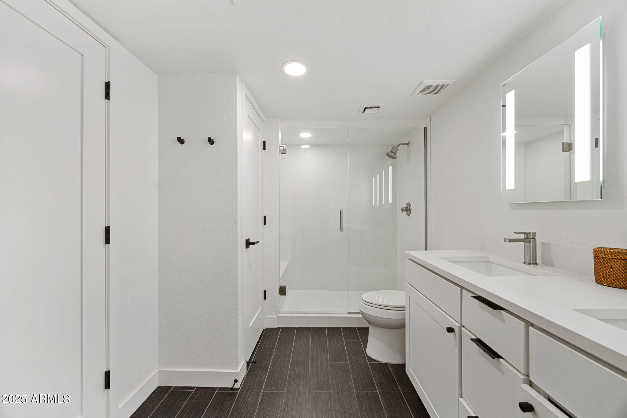 7343 E NORTHLAND Drive