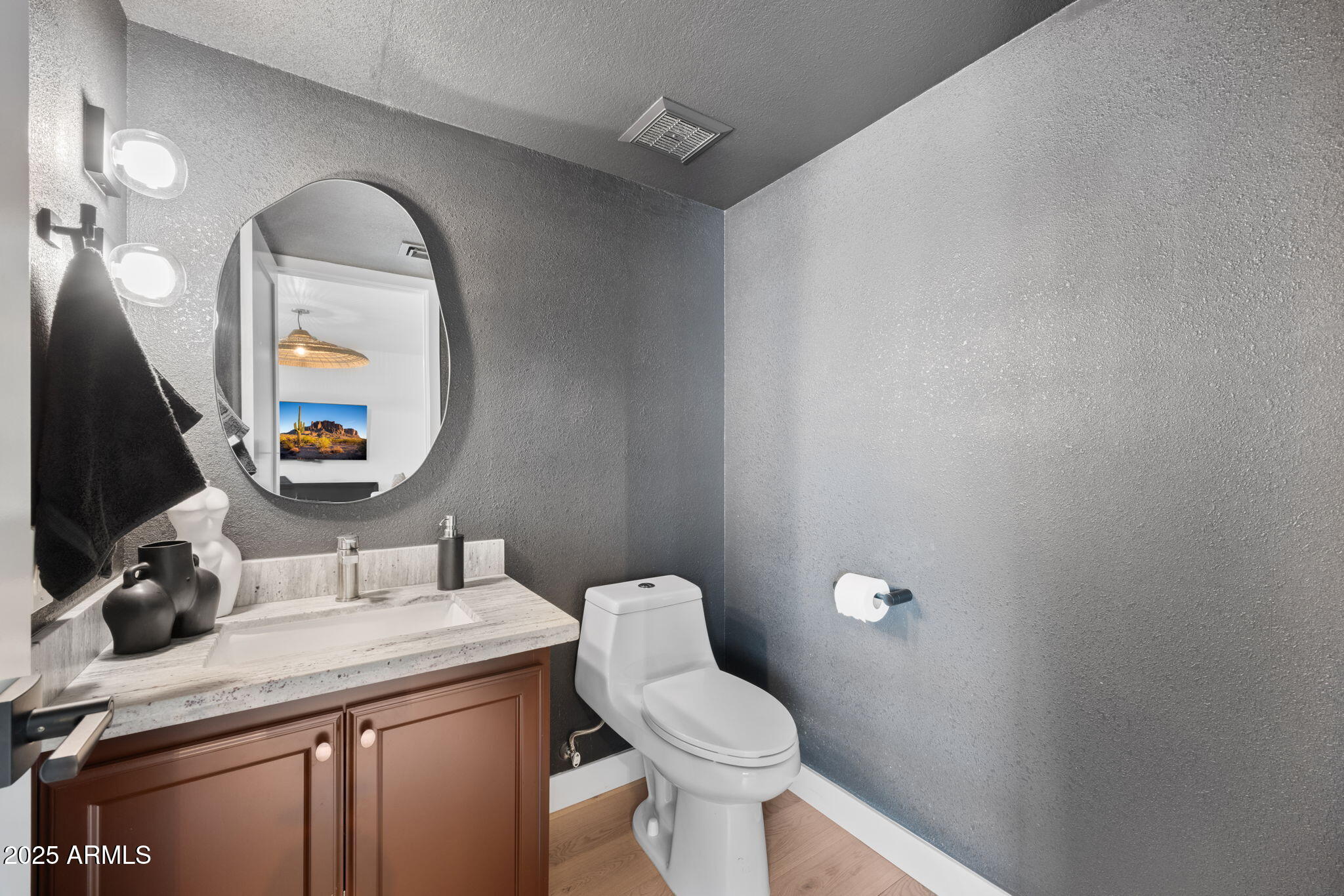 7343 E NORTHLAND Drive