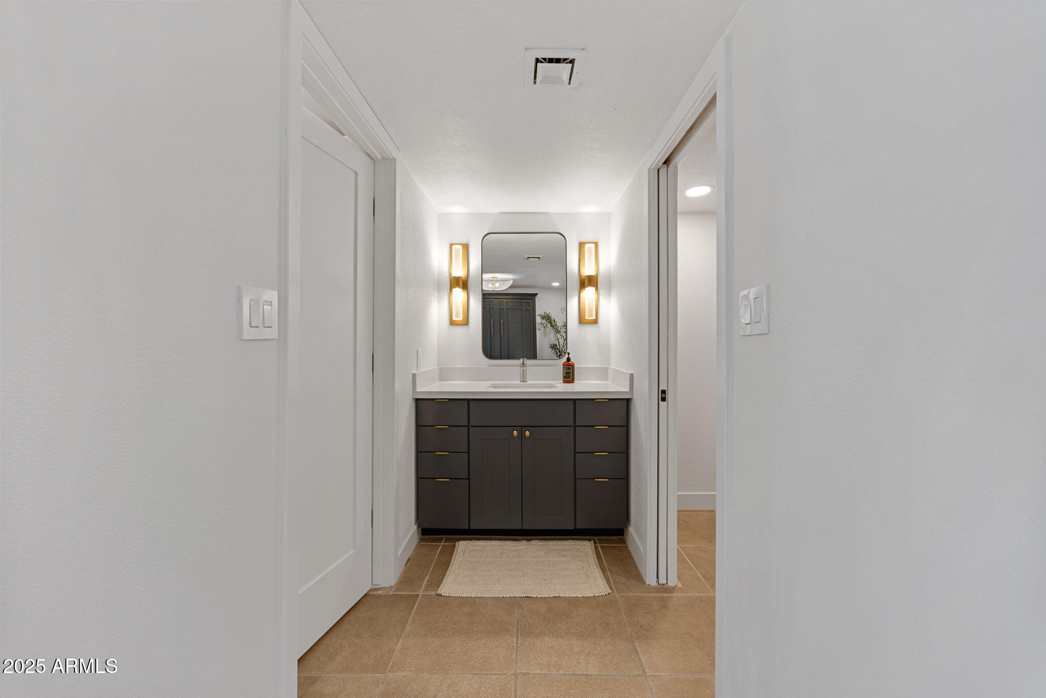 7343 E NORTHLAND Drive