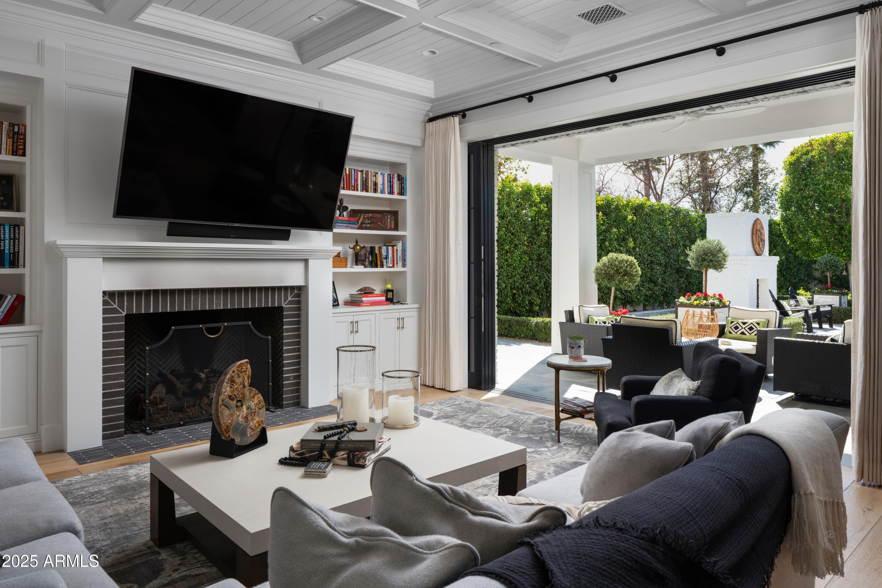 5915 E Calle Del Sud
