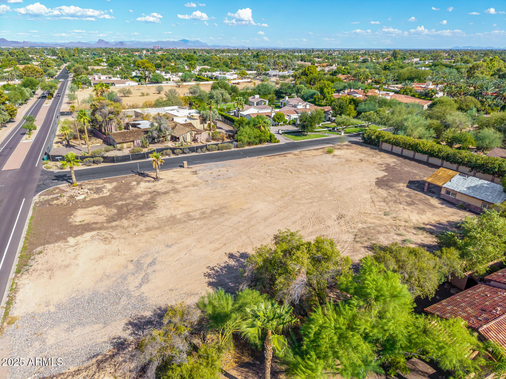 6601 E MOCKINGBIRD Lane