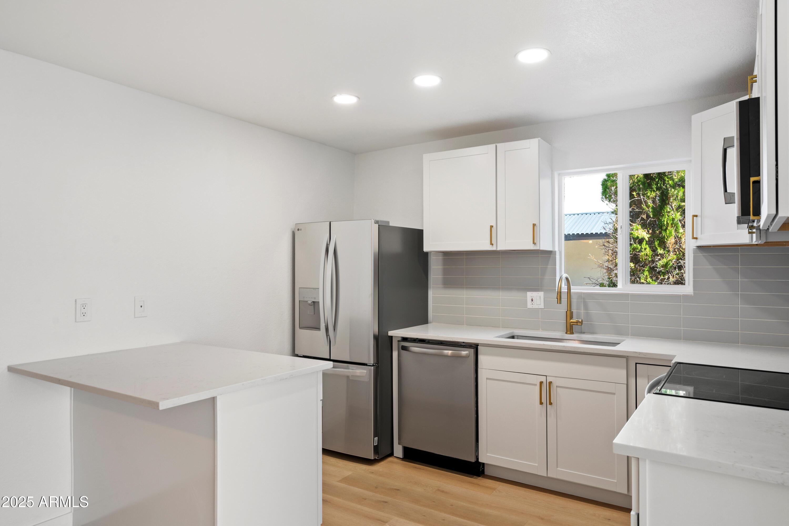 16041 N 31ST Street 12