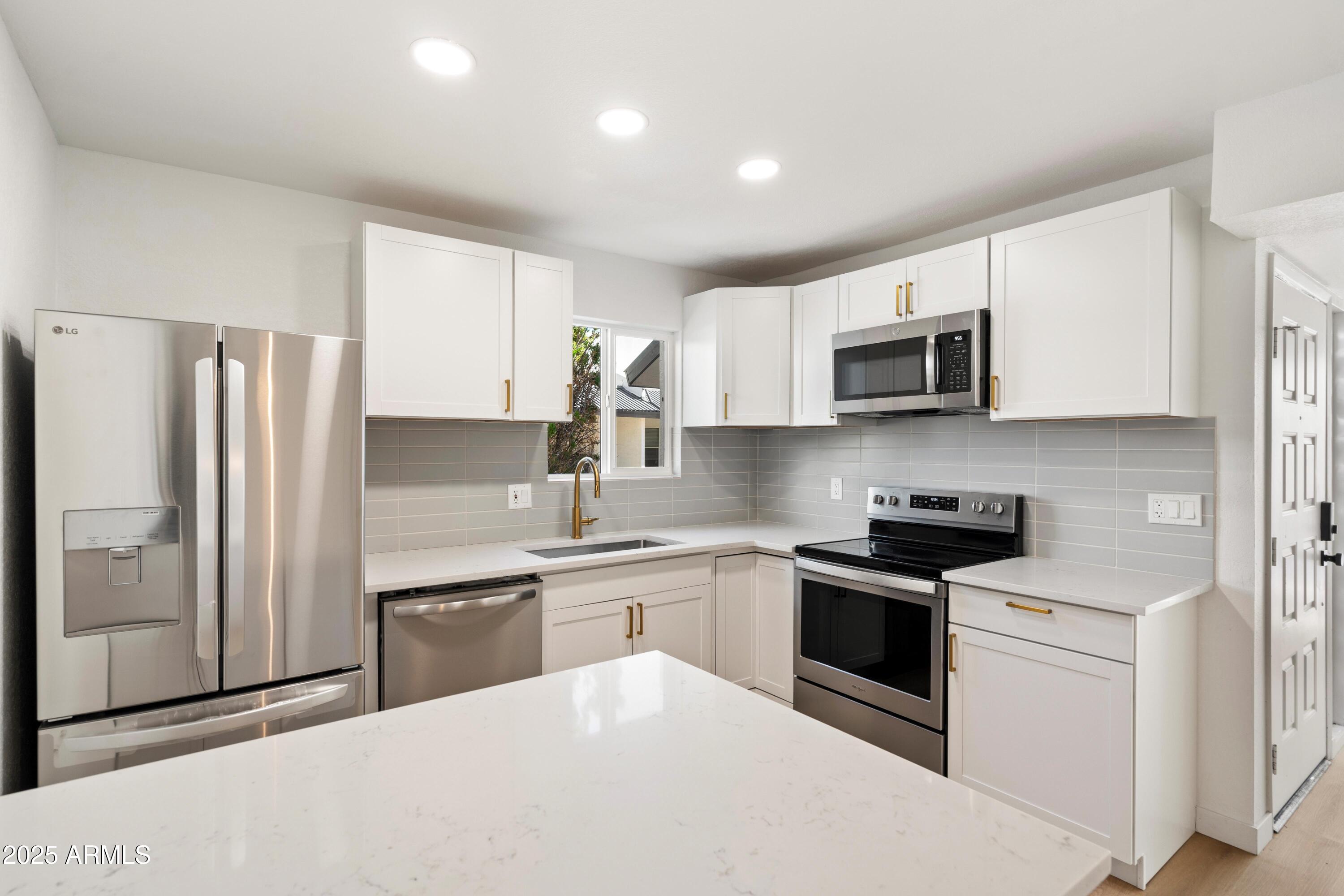 16041 N 31ST Street 12